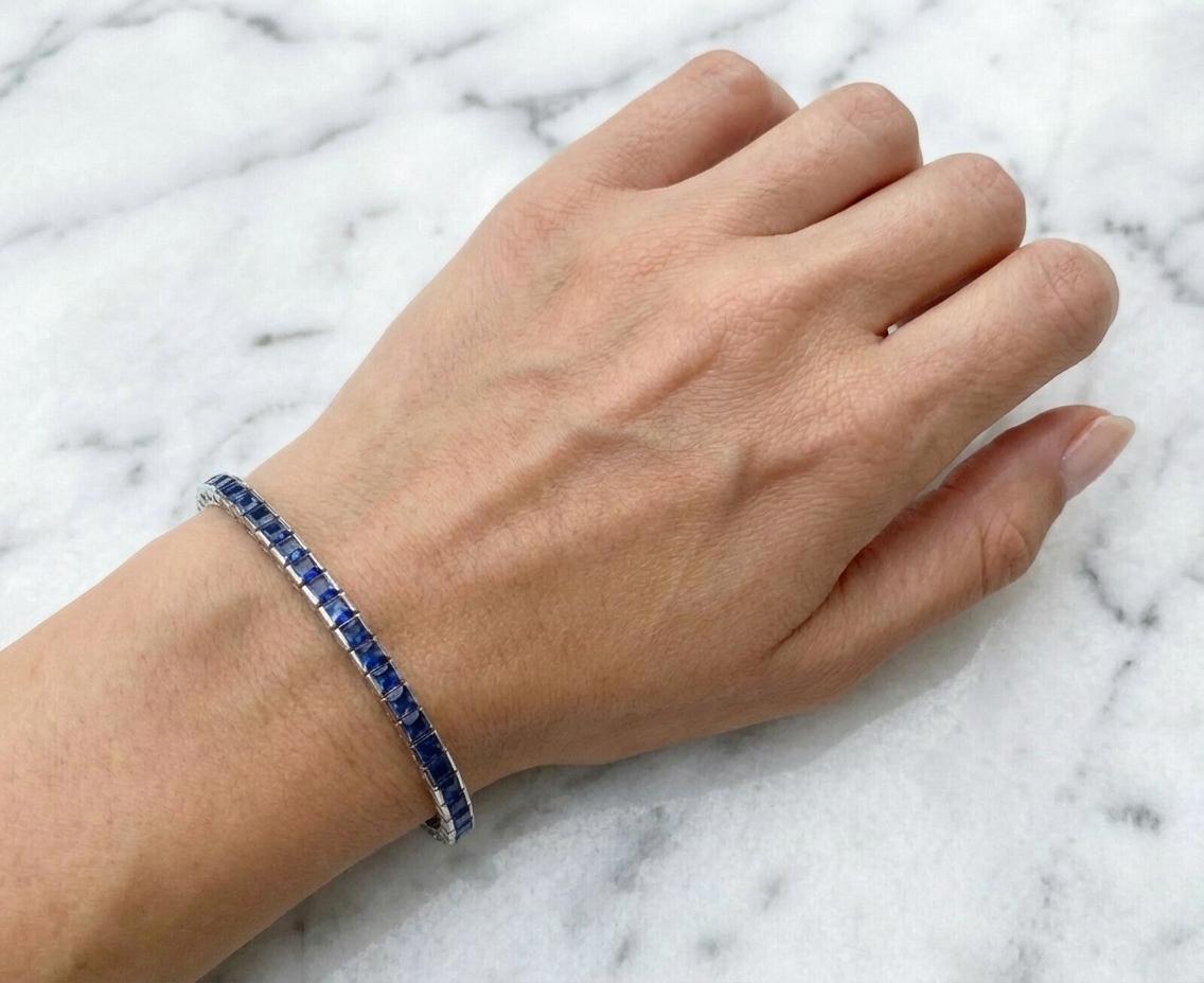 Tiffany & Co. Pulsera Línea Zafiro y Platino en Excelente estado para la venta en Chicago, IL