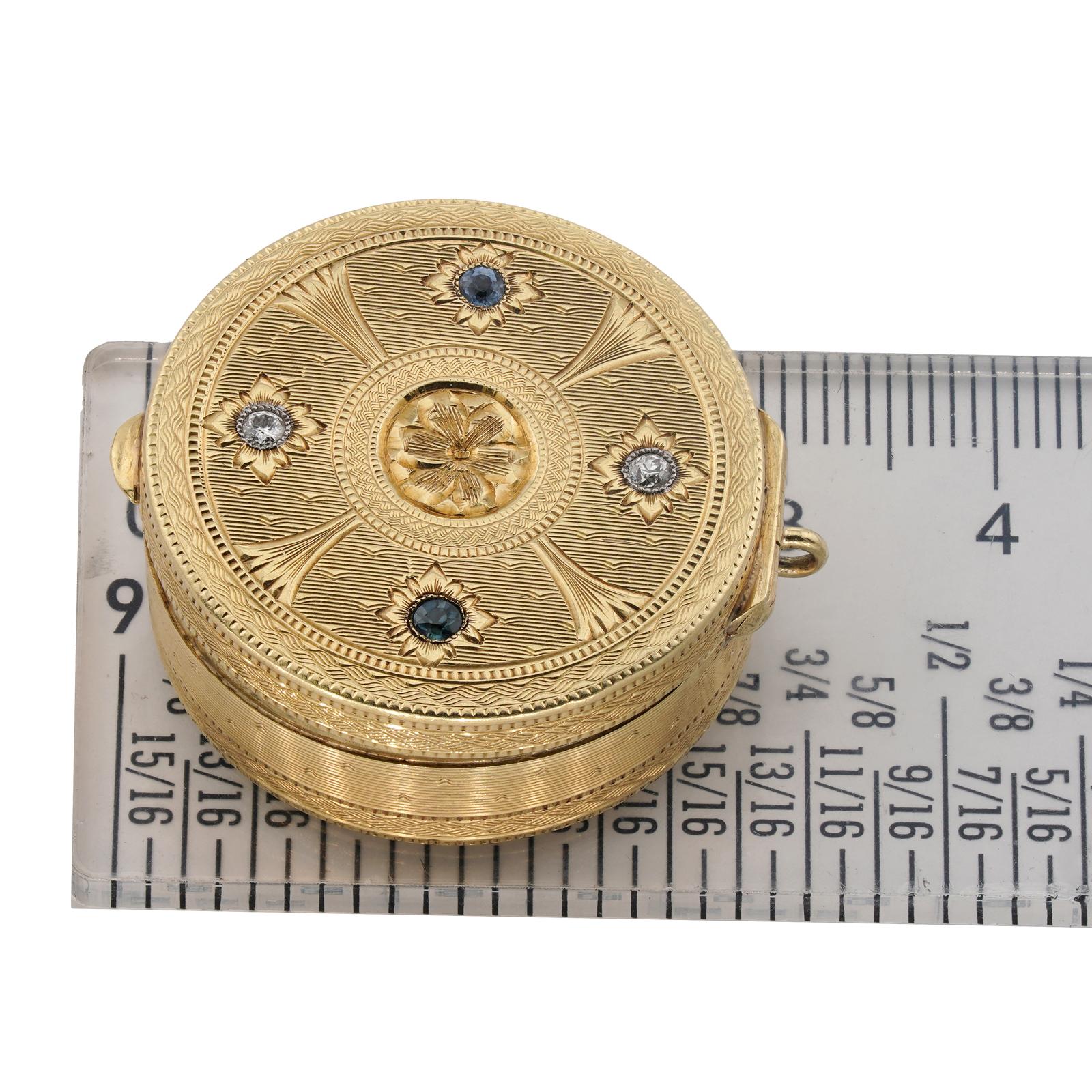 TIFFANY & CO Sapphire Diamond 14k Yellow Gold Filigree 1940s Pill Box For Sale 4