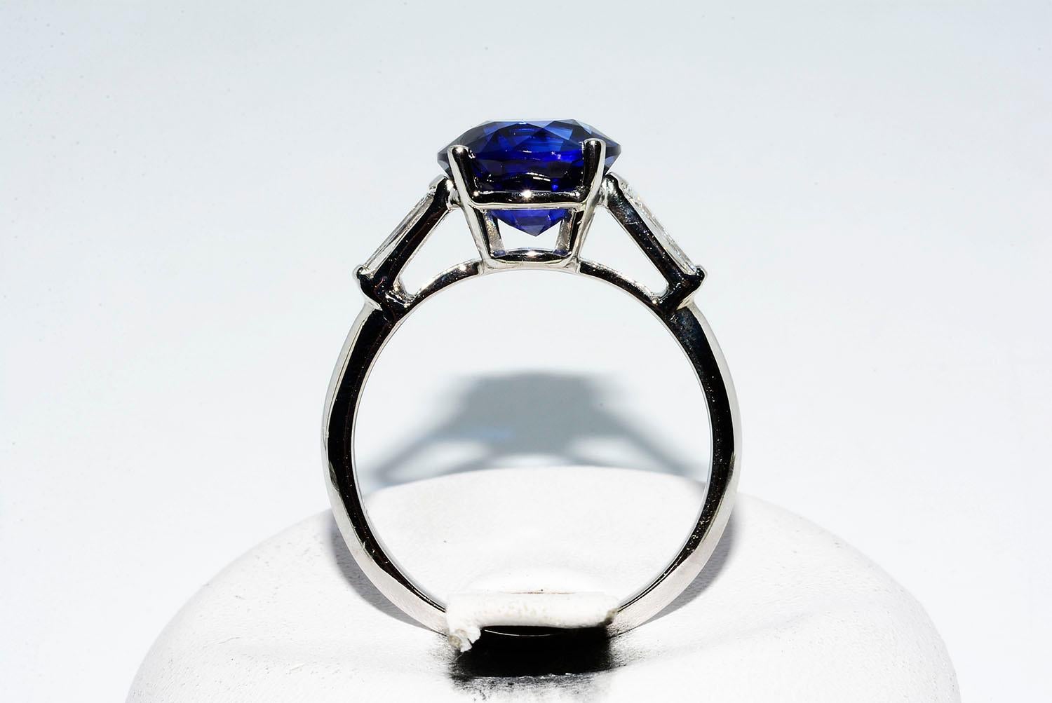 Tiffany & Co. Sapphire and Diamond Ring Platinum Engagement Ring In Excellent Condition In New York, NY