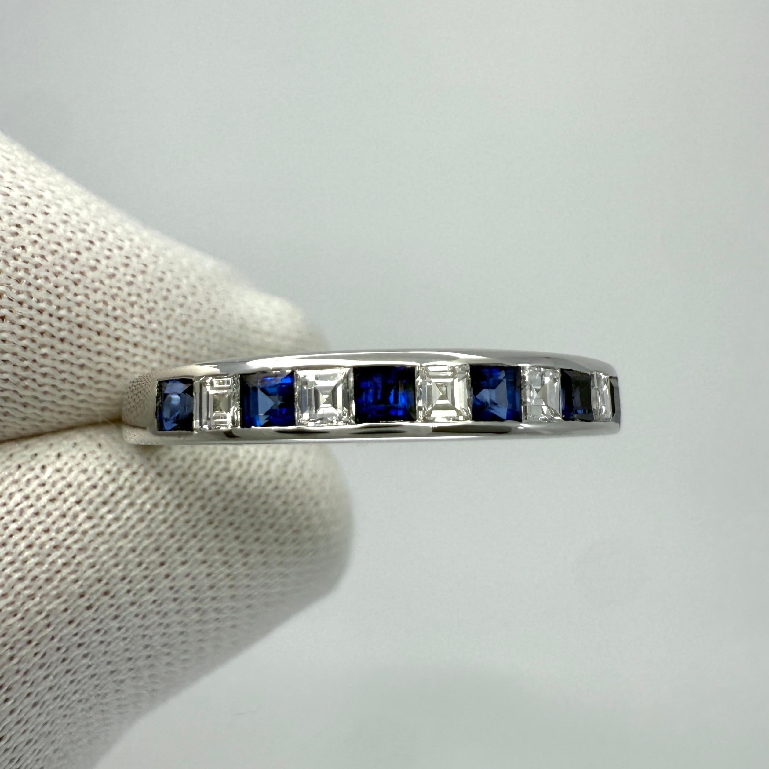 Quadrato Tiffany & Co. Anello a fascia per l'eternità in oro bianco 18 carati con zaffiro e diamante Square Princess in vendita