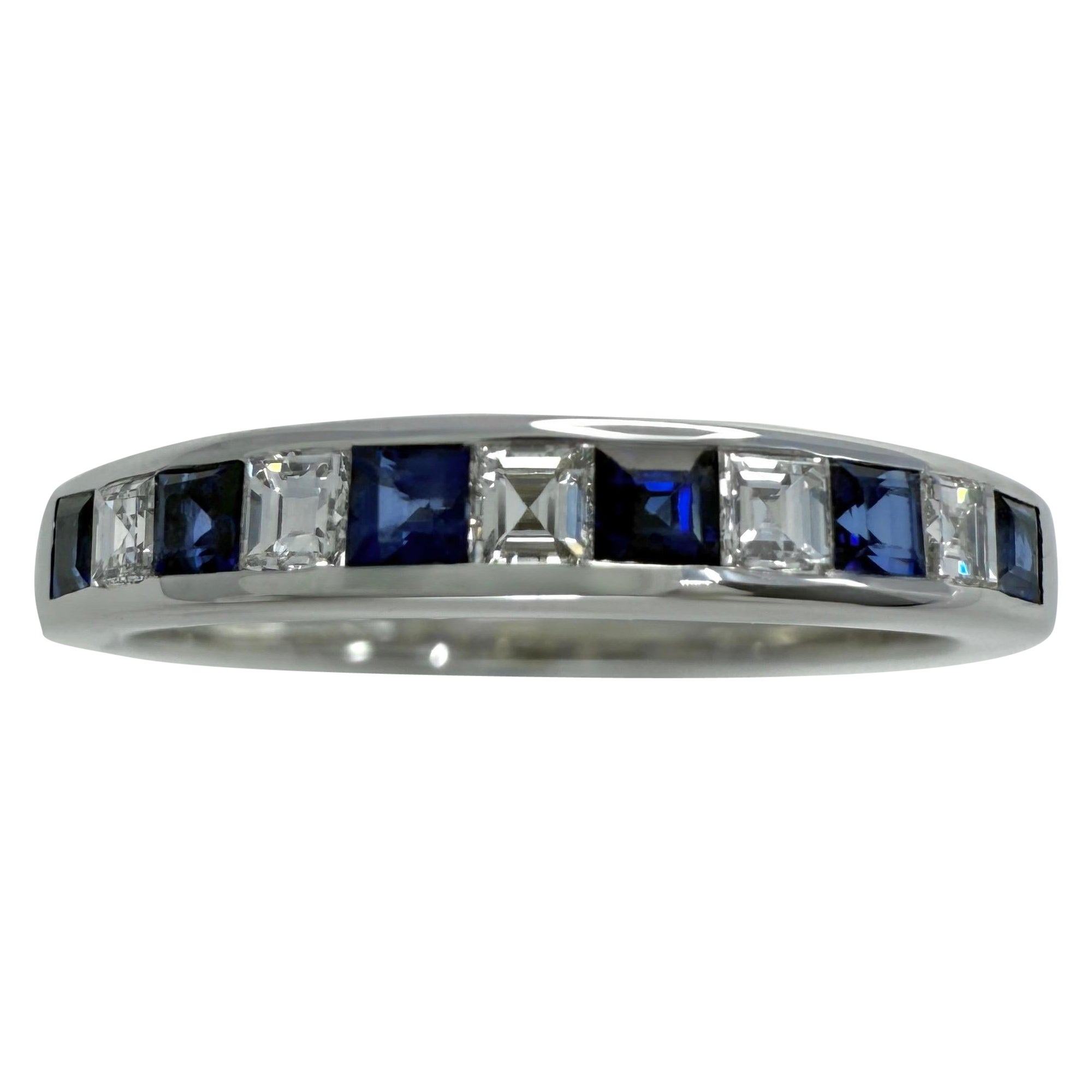 Tiffany
Co. Anello a fascia per l
eternità in oro bianco 18 carati con zaffiro e diamante Square Princess