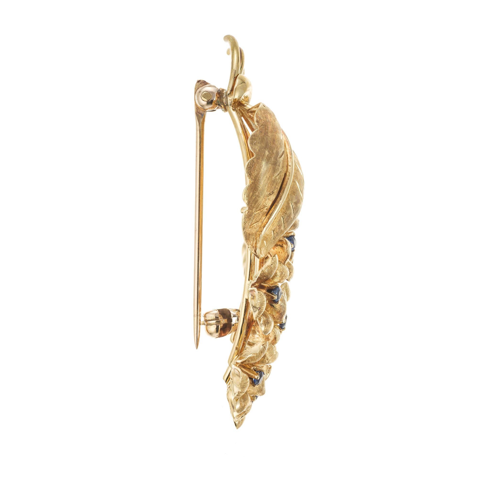Taille ronde Tiffany & Co. Broche fleur en or et saphir en vente