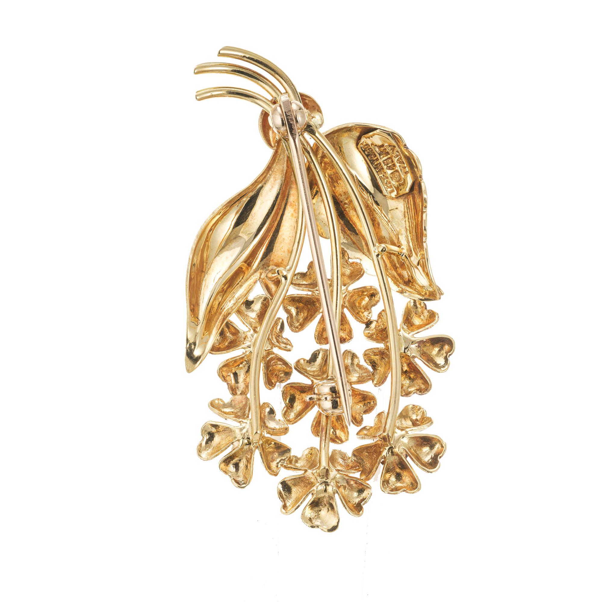 Tiffany & Co. Broche fleur en or et saphir Bon état - En vente à Stamford, CT