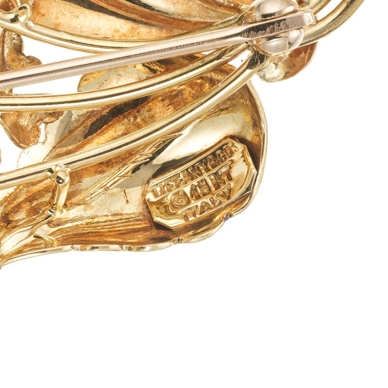 Women's Tiffany & Co. Sapphire Gold Flower Brooch For Sale
