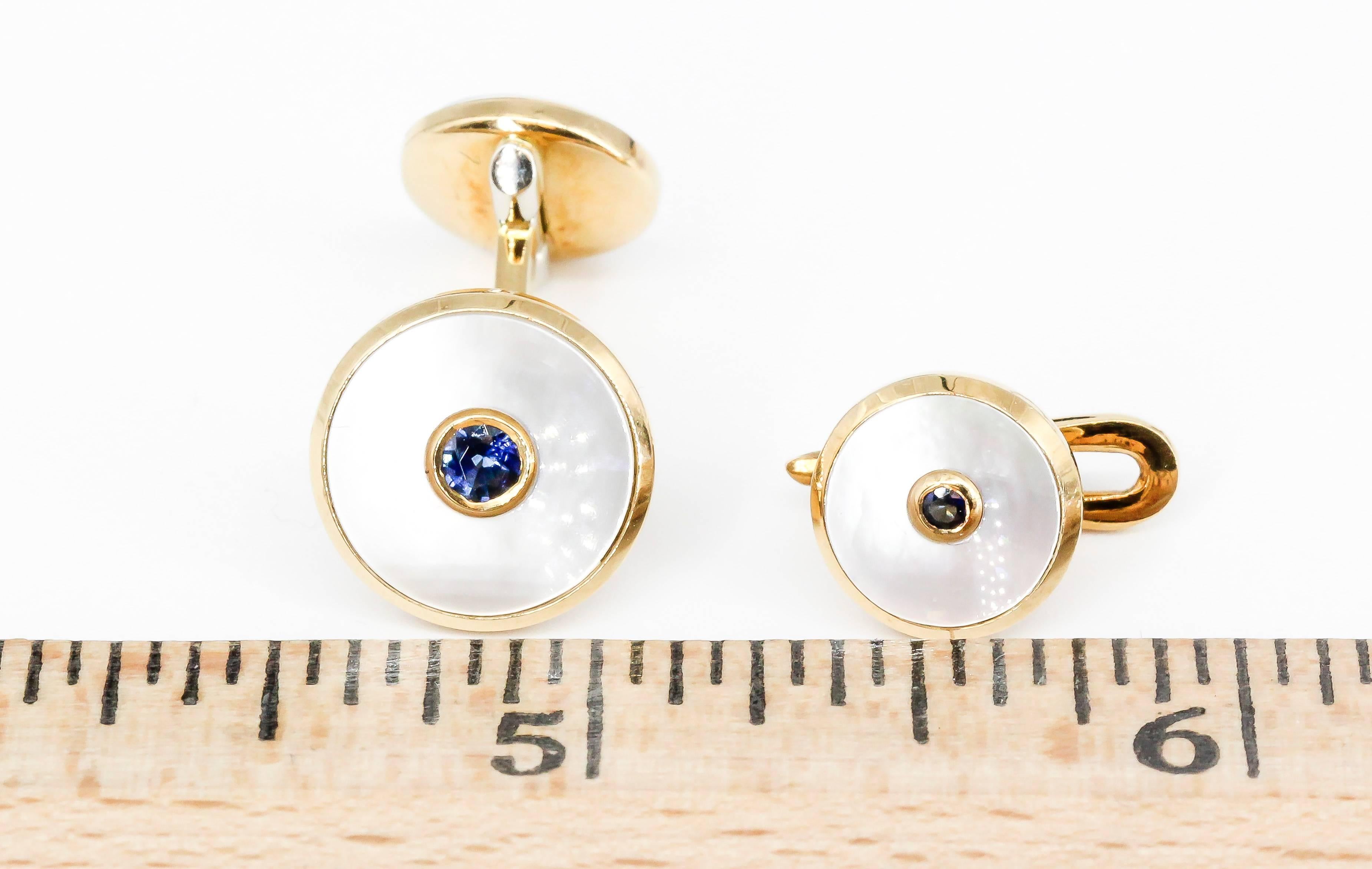 Round Cut Tiffany & Co. Sapphire, Mother-of-Pearl and Yellow Gold Cufflinks and Stud Set