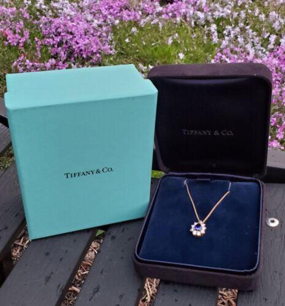 Tiffany & Co. Sapphire Pear Diamond Pendant Necklace 18k Yellow Gold & Box In Excellent Condition For Sale In Northbrook, IL
