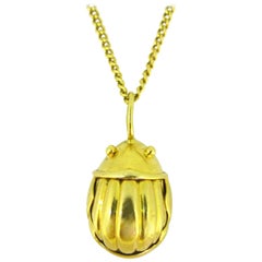 Retro Tiffany & Co. Scarab Charm Pendant, 18 Karat Yellow Gold, 1993