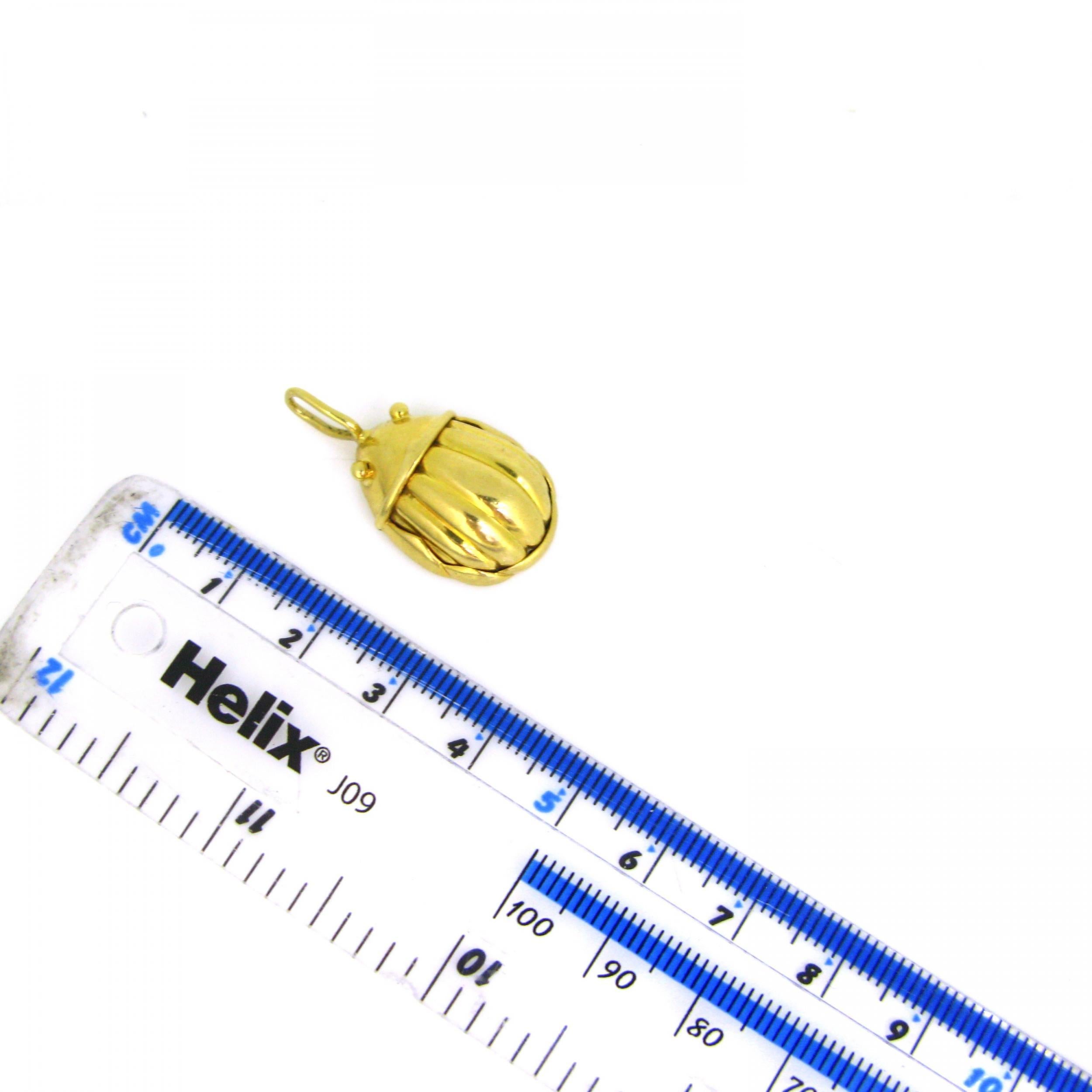 Tiffany & Co. Scarab Charm Pendant, 18 Karat Yellow Gold, 1993 2