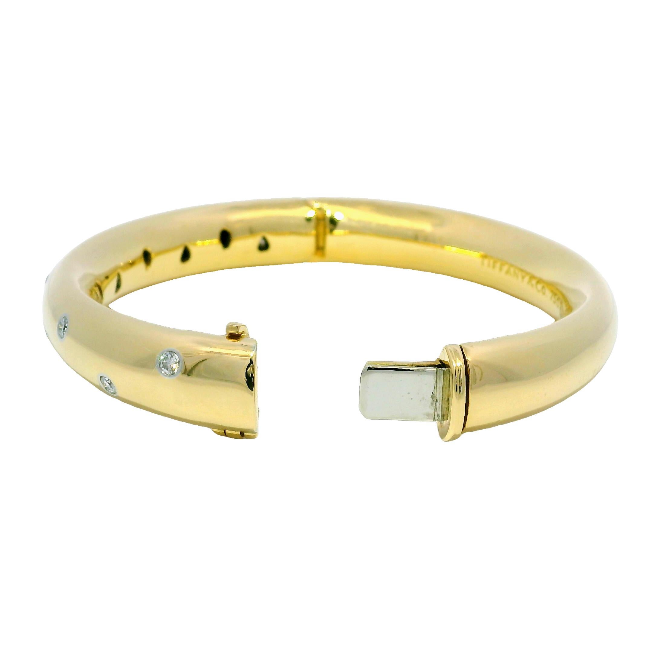 Tiffany & Co. Bracciale con diamanti sparsi con cerniera solida 18 carati In magazzino in vendita 5