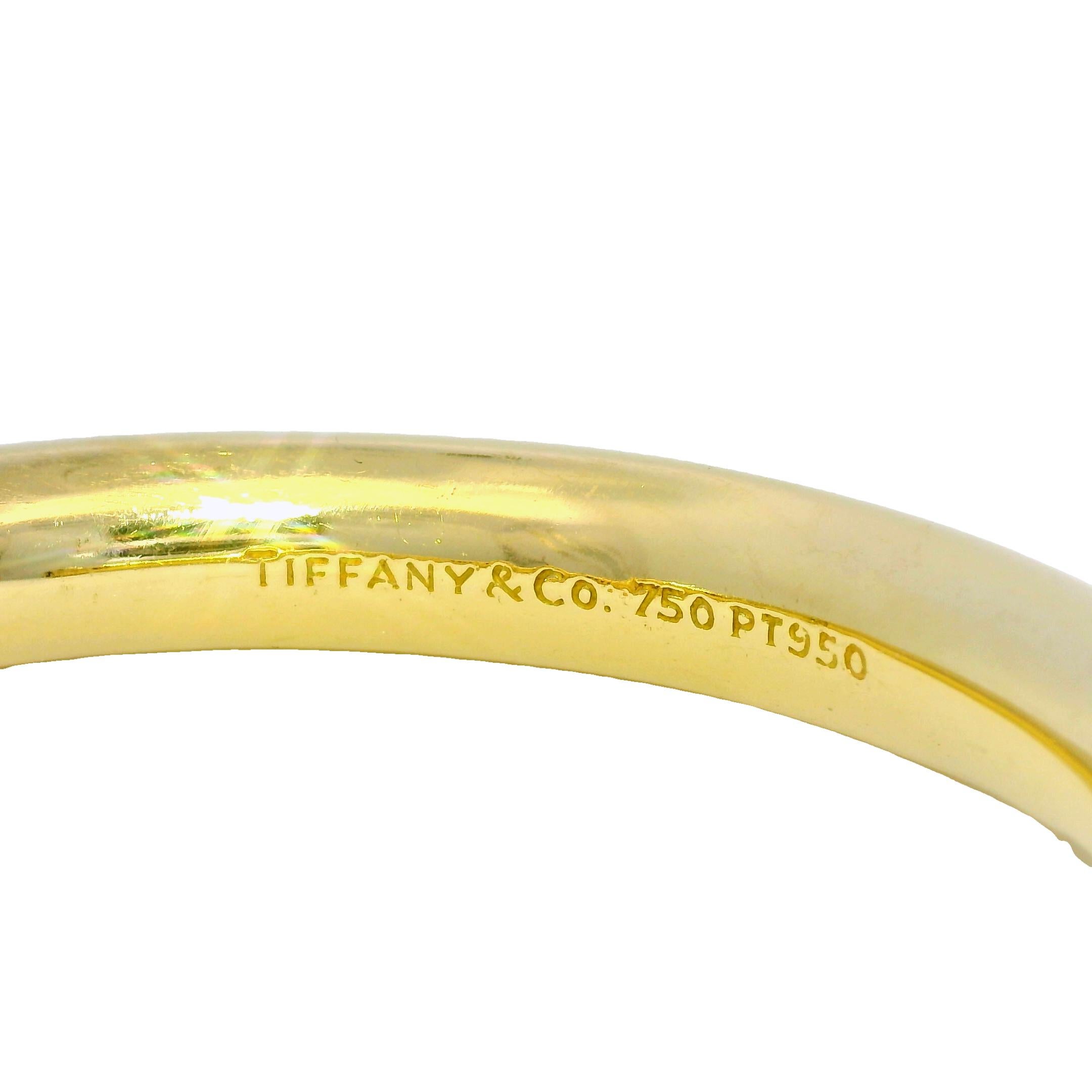 Moderno Tiffany & Co. Bracciale con diamanti sparsi con cerniera solida 18 carati In magazzino in vendita