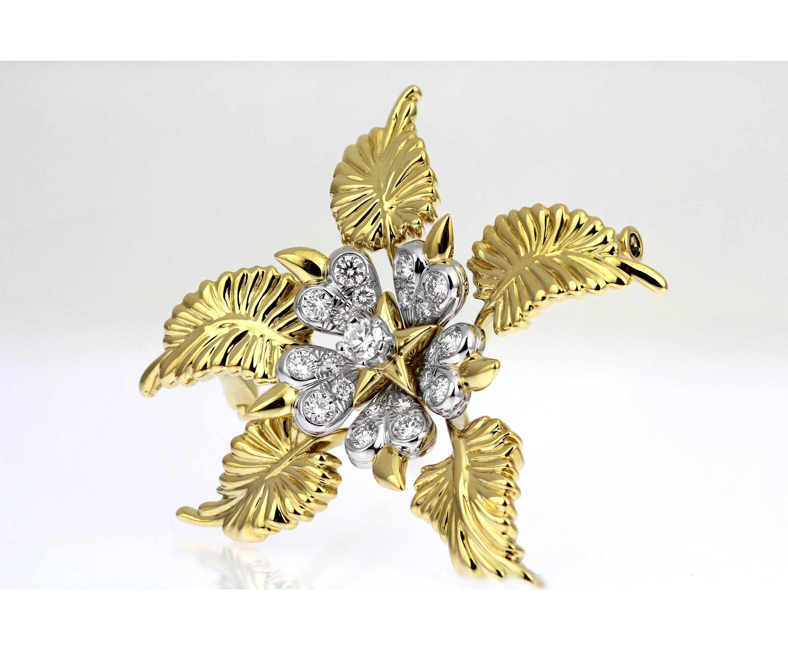 Rétro Tiffany & Co. Schlumberger Broche feuille en or jaune 18 carats, platine et diamants en vente
