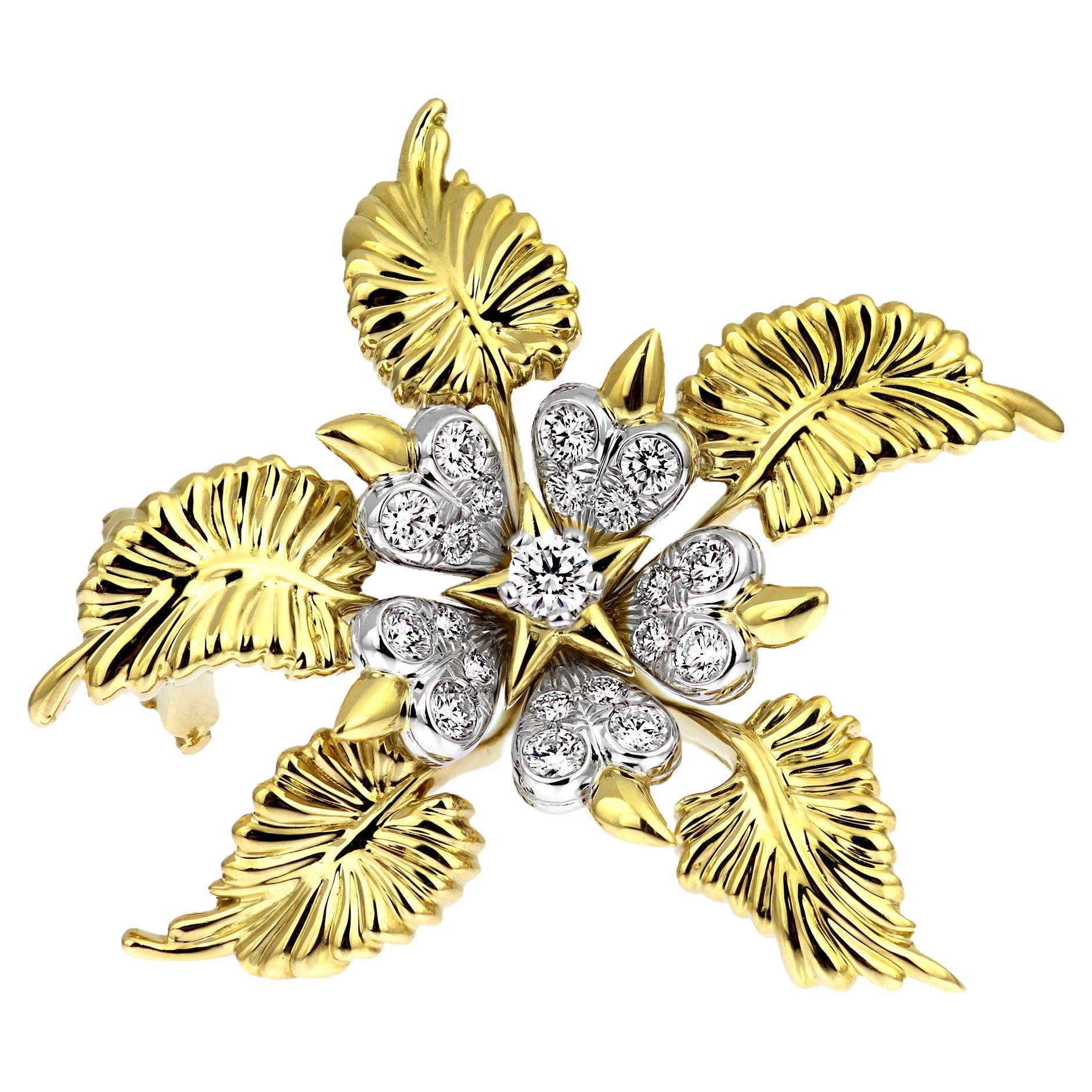 Tiffany & Co. Schlumberger Broche feuille en or jaune 18 carats, platine et diamants en vente