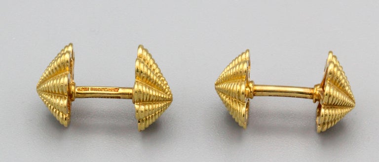 Tiffany & Co. Schlumberger 18k Gold Seashell Cufflinks In Excellent Condition For Sale In New York, NY