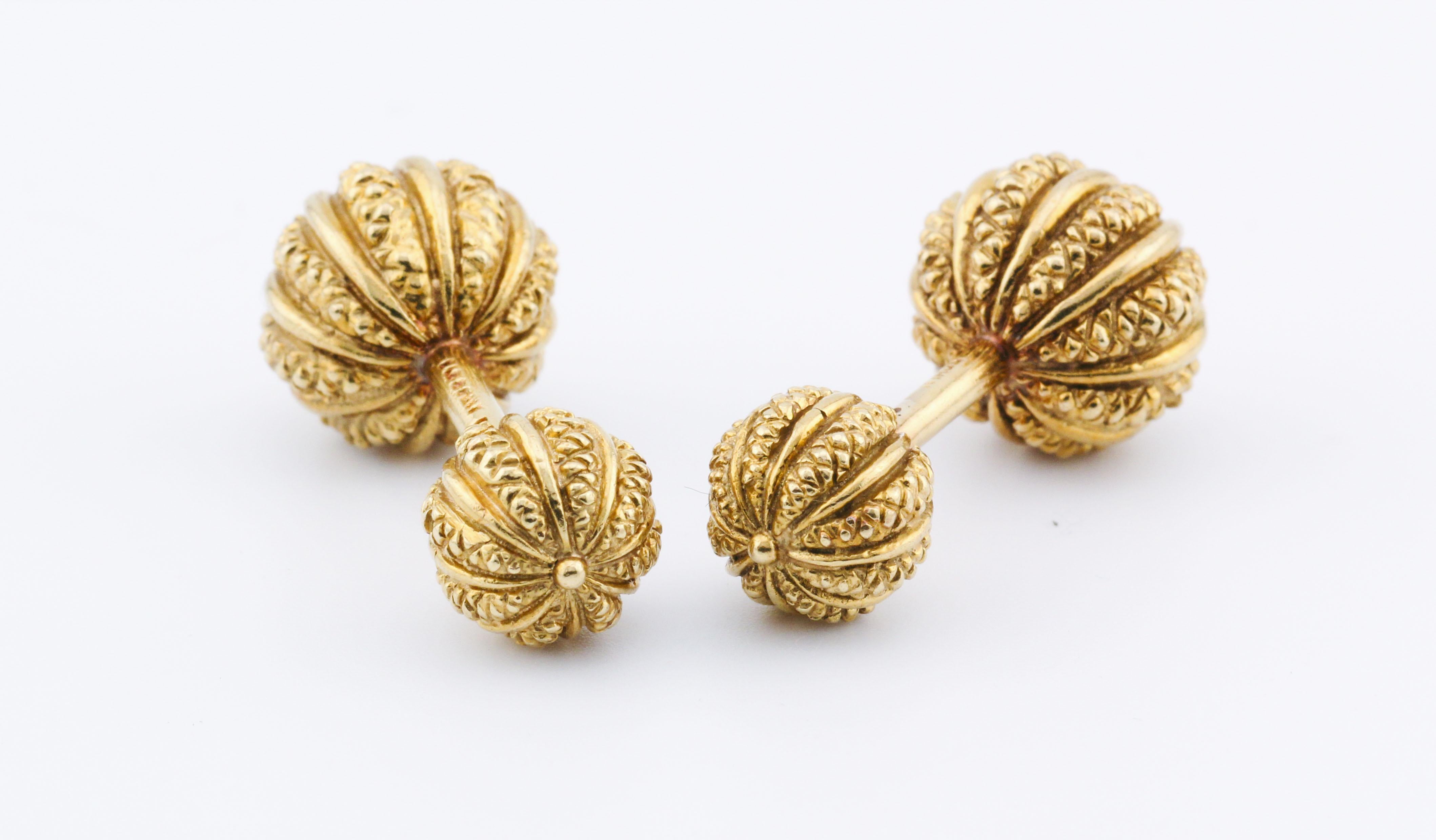 Tiffany & Co. Schlumberger Ensemble de boutons de manchette Dumbbell en or 18 carats en vente 1