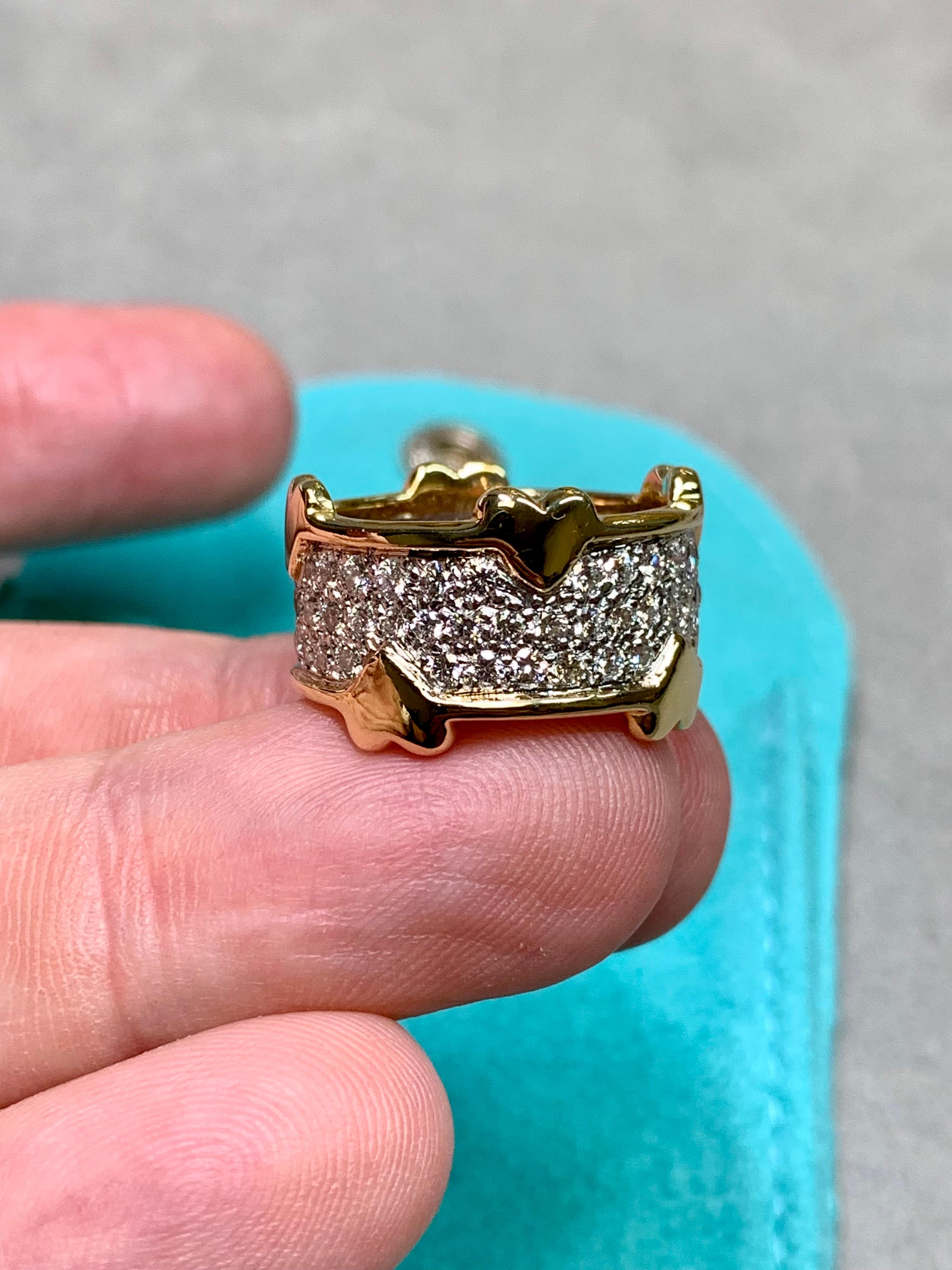 Taglio rotondo Tiffany & Co. Anello a fascia con cuore in platino 18 carati con pavé di diamanti Sz 6.75 in vendita