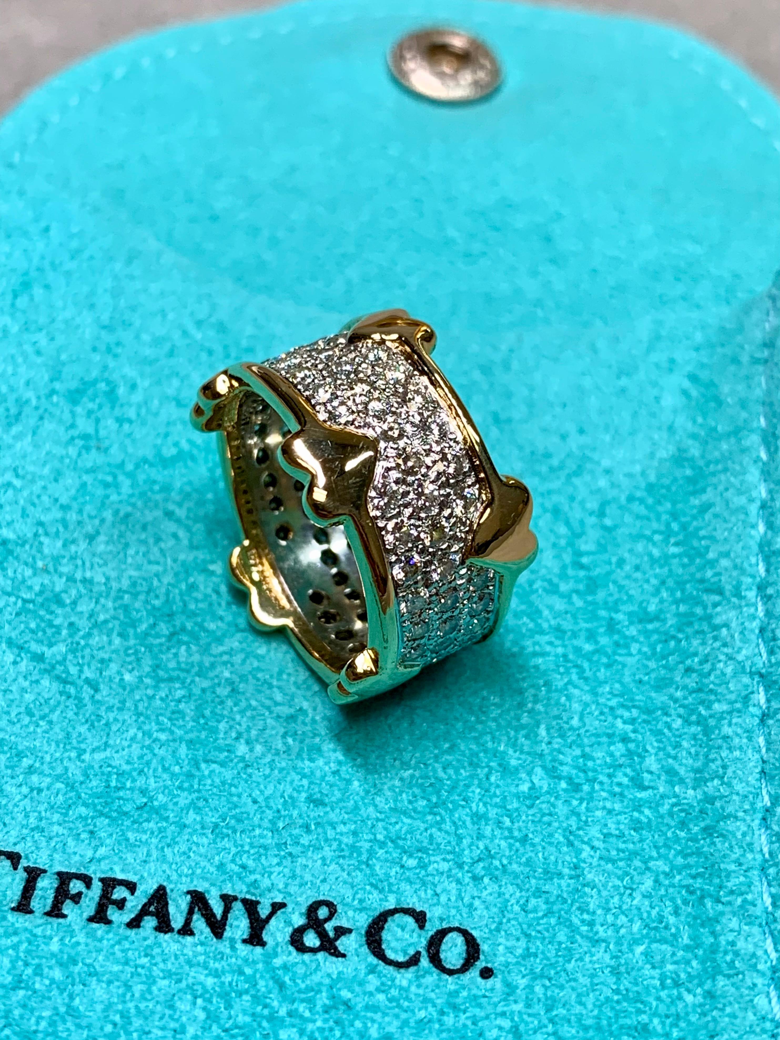 Tiffany & Co. Anello a fascia con cuore in platino 18 carati con pavé di diamanti Sz 6.75 In condizioni buone in vendita a Winter Springs, FL