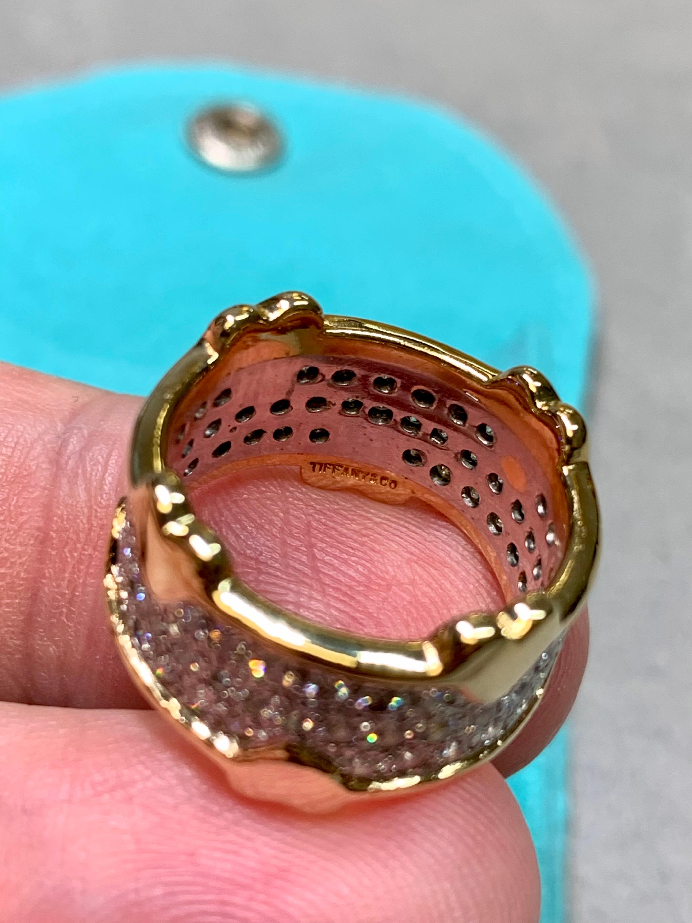 Tiffany & Co. Anello a fascia con cuore in platino 18 carati con pavé di diamanti Sz 6.75 in vendita 1