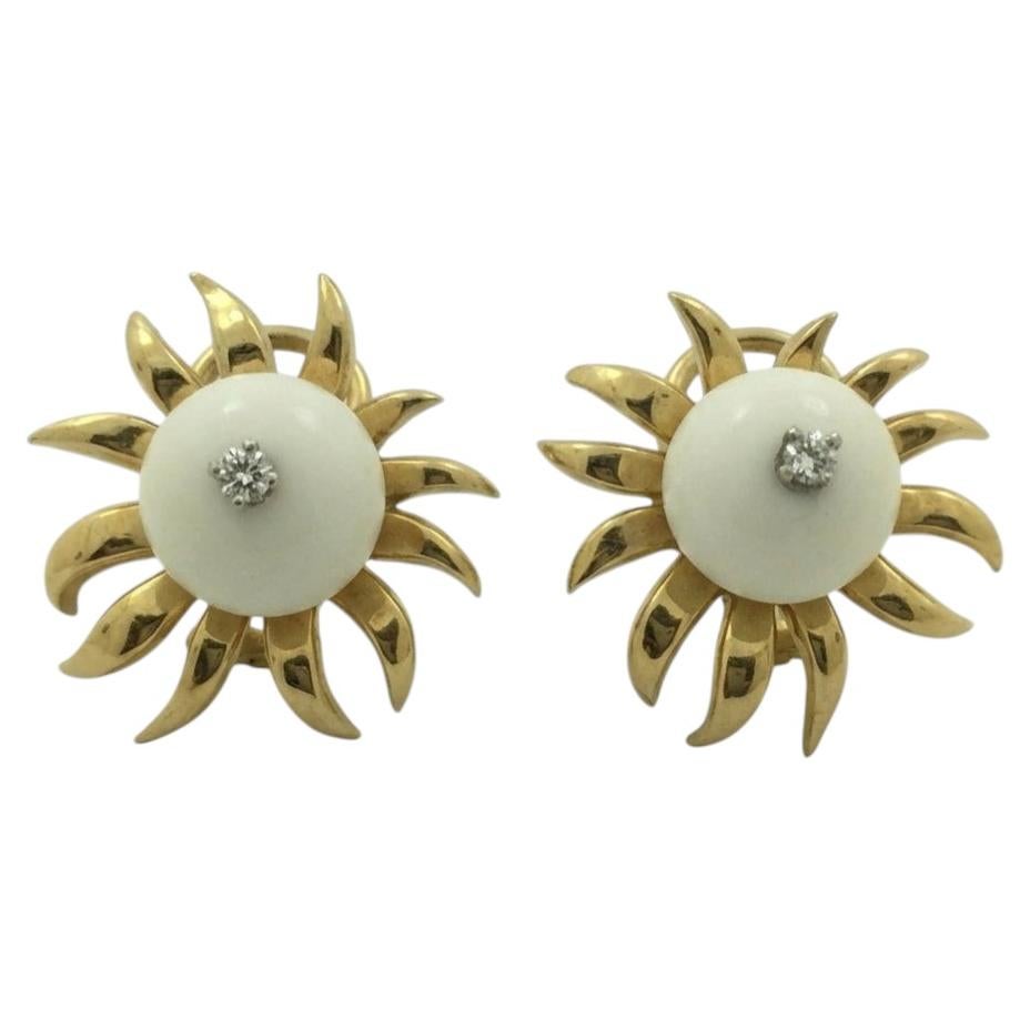 Tiffany & Co. Pendientes de Schlumberger de oro amarillo de 18 quilates, porcelana y diamantes en venta