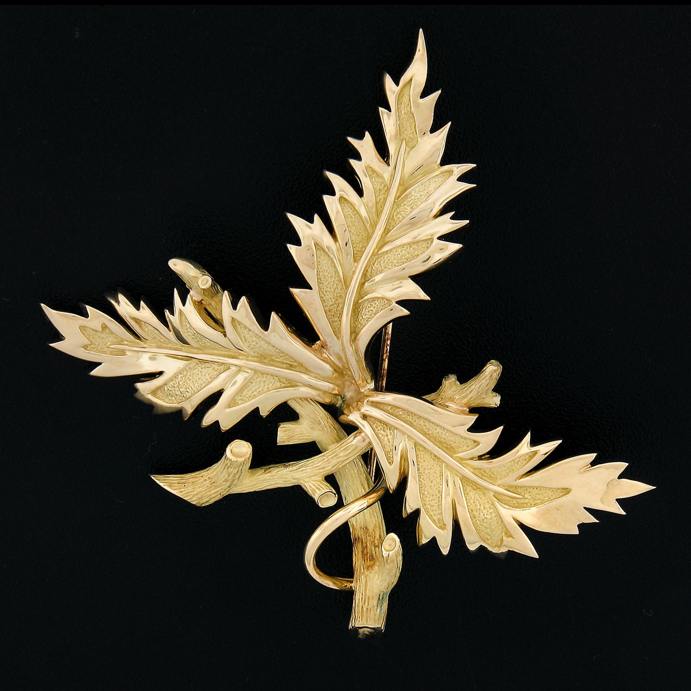Tiffany & Co. Schlumberger 18k Yellow Gold Textured & Polished 3 Leaf Brooch Pin In Excellent Condition For Sale In Montclair, NJ