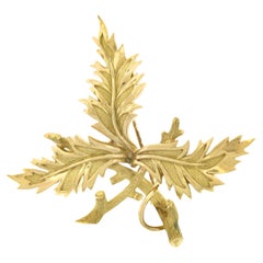 Tiffany & Co. Schlumberger 18k Yellow Gold Textured & Polished 3 Leaf Brooch Pin