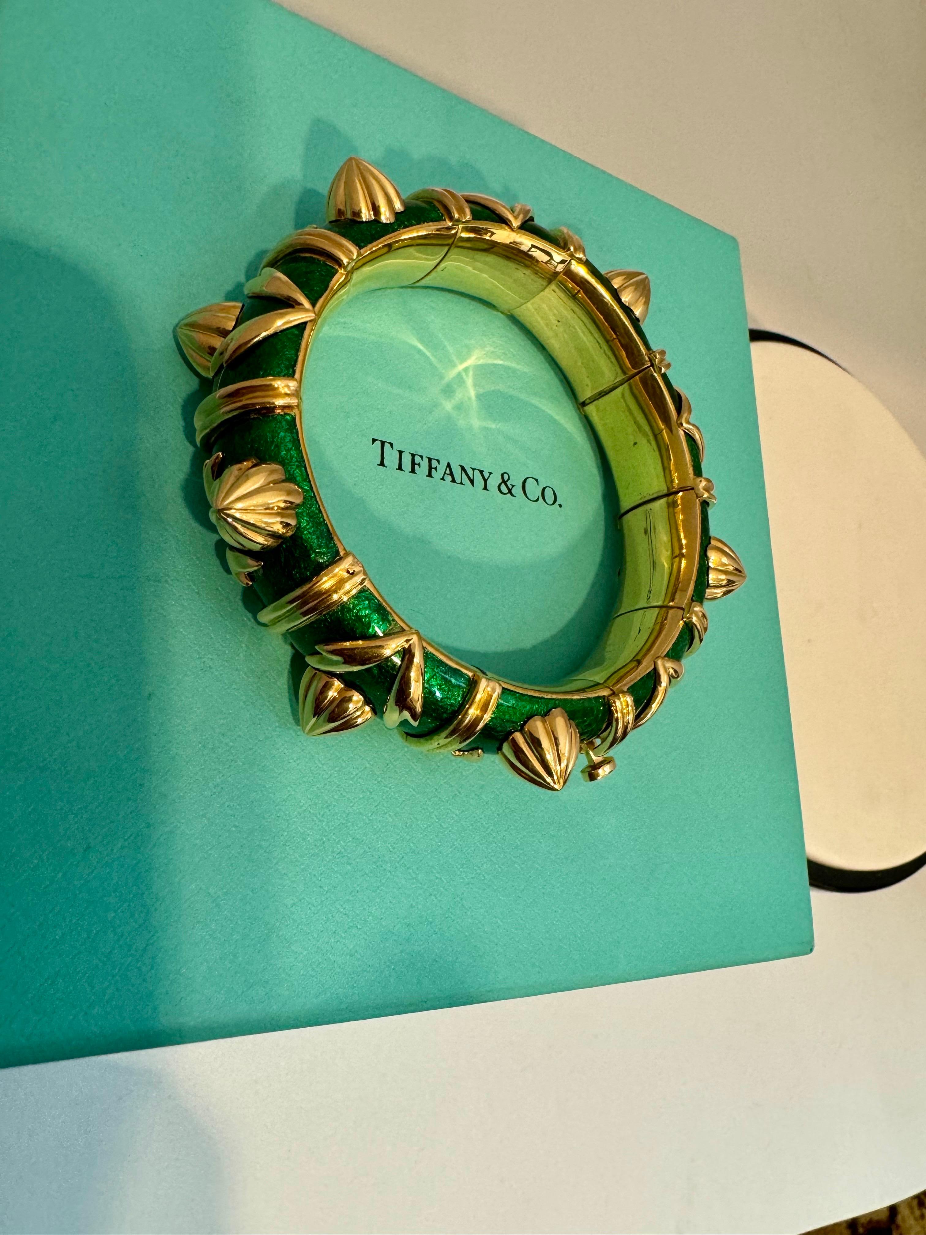 Tiffany & Co. Schlumberger Cone Losange Green Enamel Bangle Bracelet  138 gm 18K In Excellent Condition For Sale In New York, NY