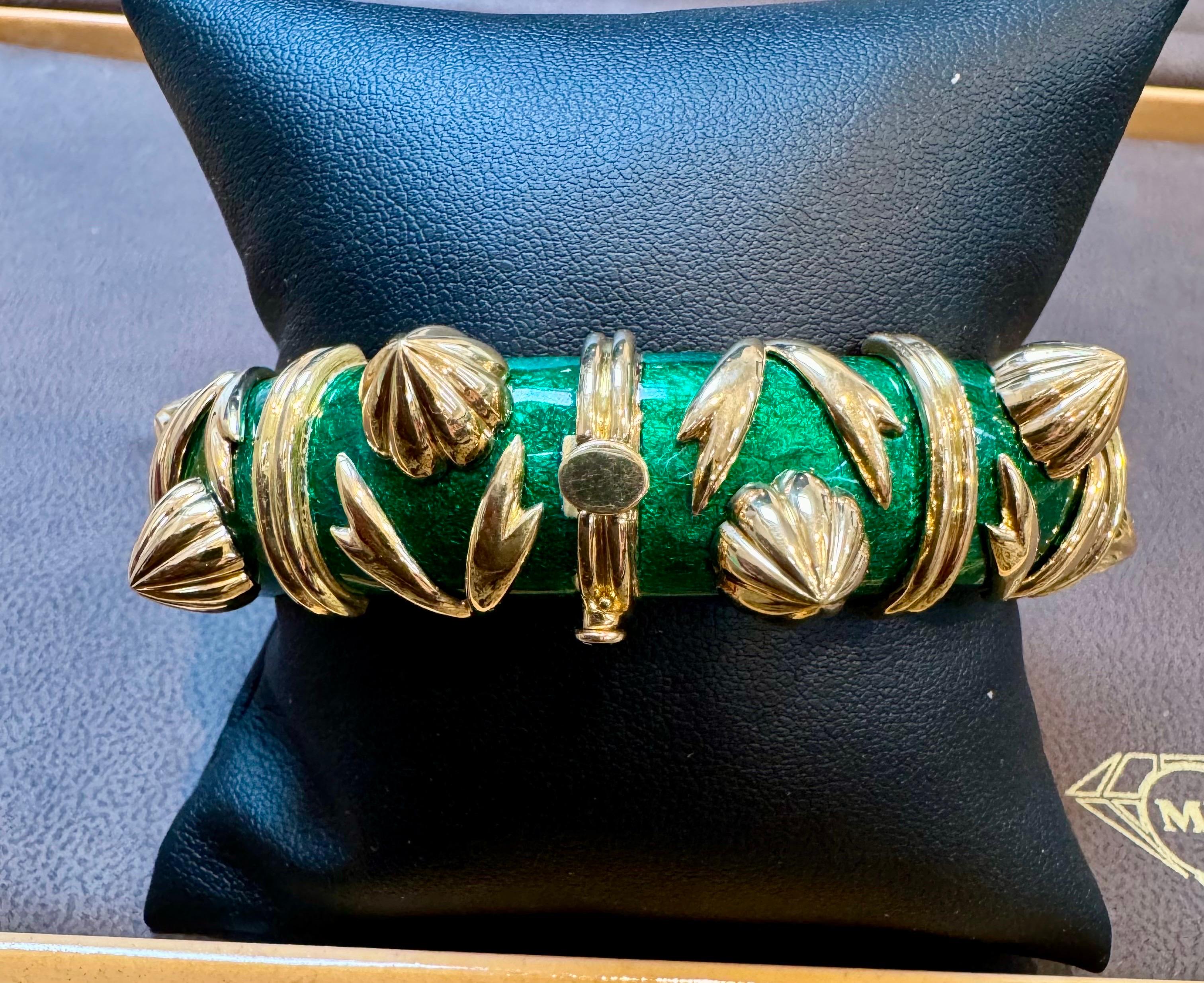 Tiffany & Co. Schlumberger Cone Losange Green Enamel Bangle Bracelet  138 gm 18K For Sale 1