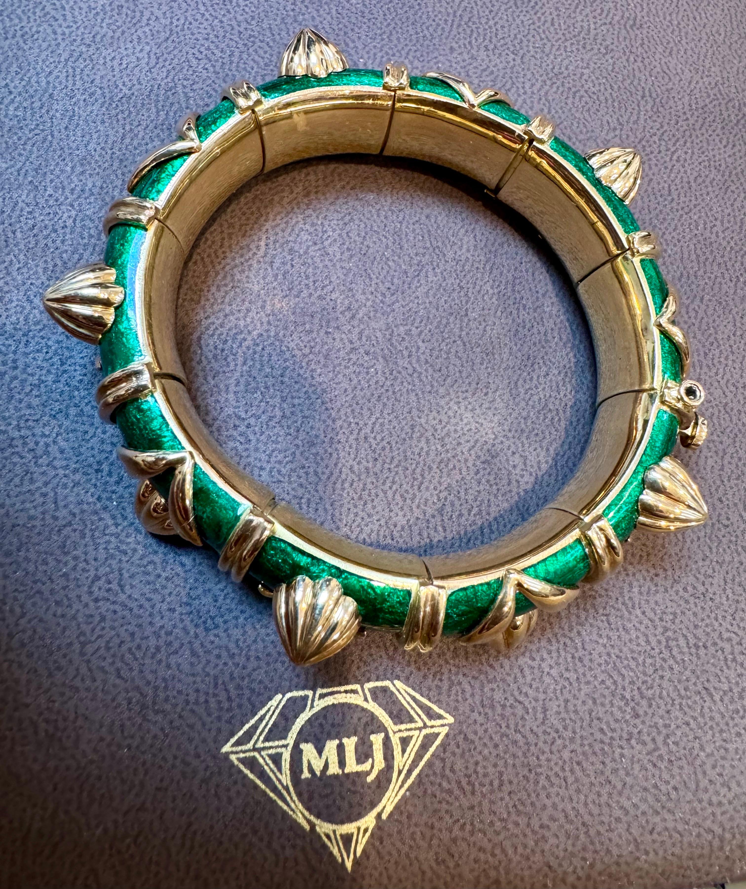 Tiffany & Co. Schlumberger Cone Losange Green Enamel Bangle Bracelet  138 gm 18K For Sale 4