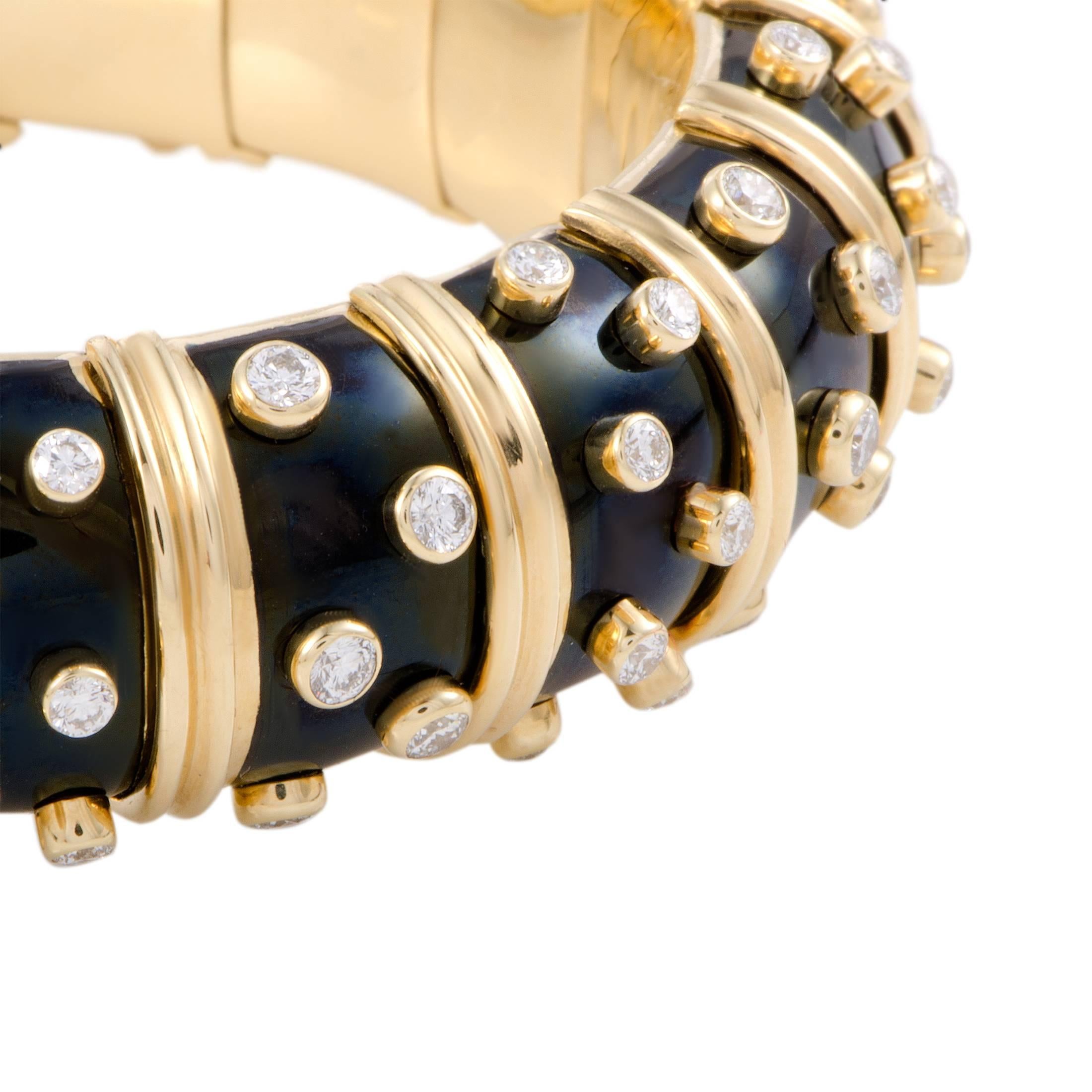 Tiffany & Co. Schlumberger Diamond and Onyx Yellow Gold Bombe Bangle Bracelet In Excellent Condition In Southampton, PA