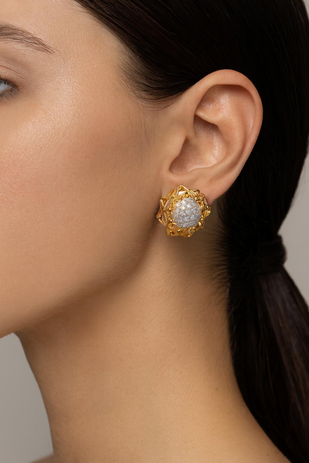 Tiffany & Co. Pendientes de oro y platino con diamantes Schlumberger  Jean Schlumberger Corte redondo en venta
