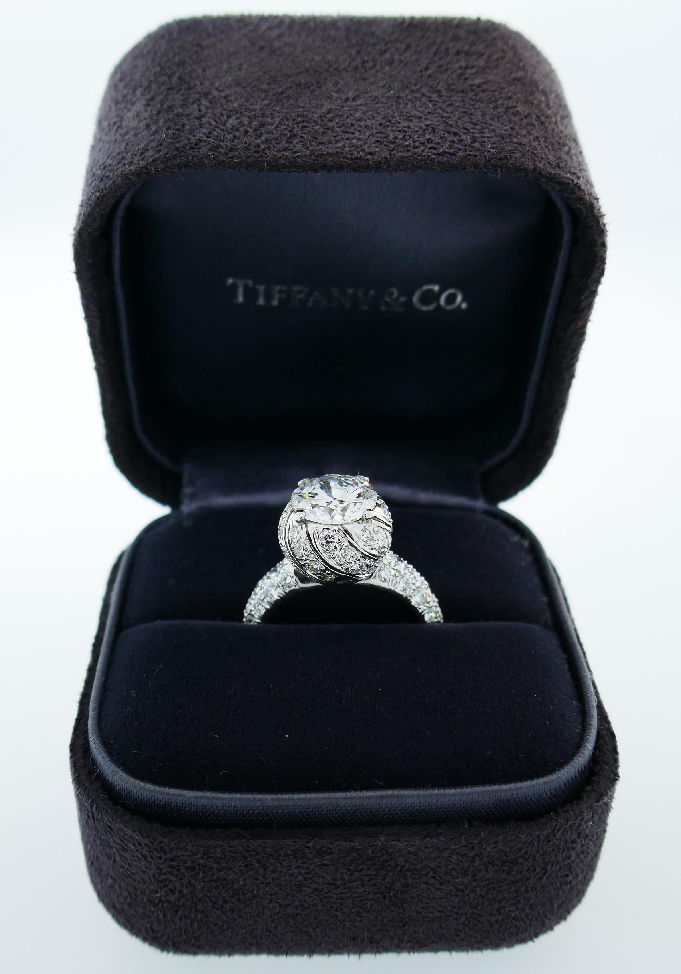 Tiffany & Co. Schlumberger Diamond Platinum Buds Ring 1.63-carat E VS2 GIA In Excellent Condition For Sale In Beverly Hills, CA