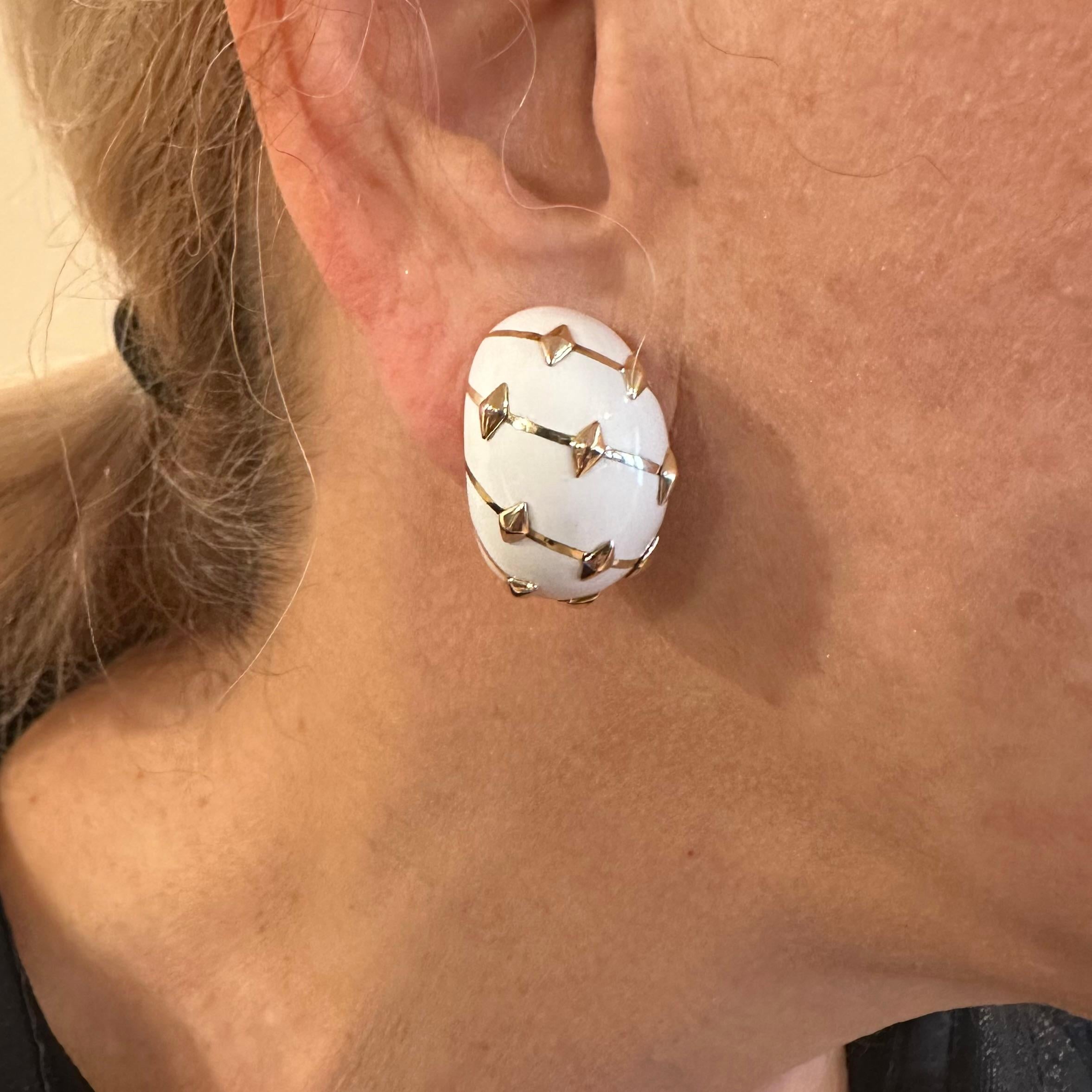 Tiffany & Co Schlumberger Dot Losange Boucles d'oreilles en or jaune émaillé blanc en vente 9