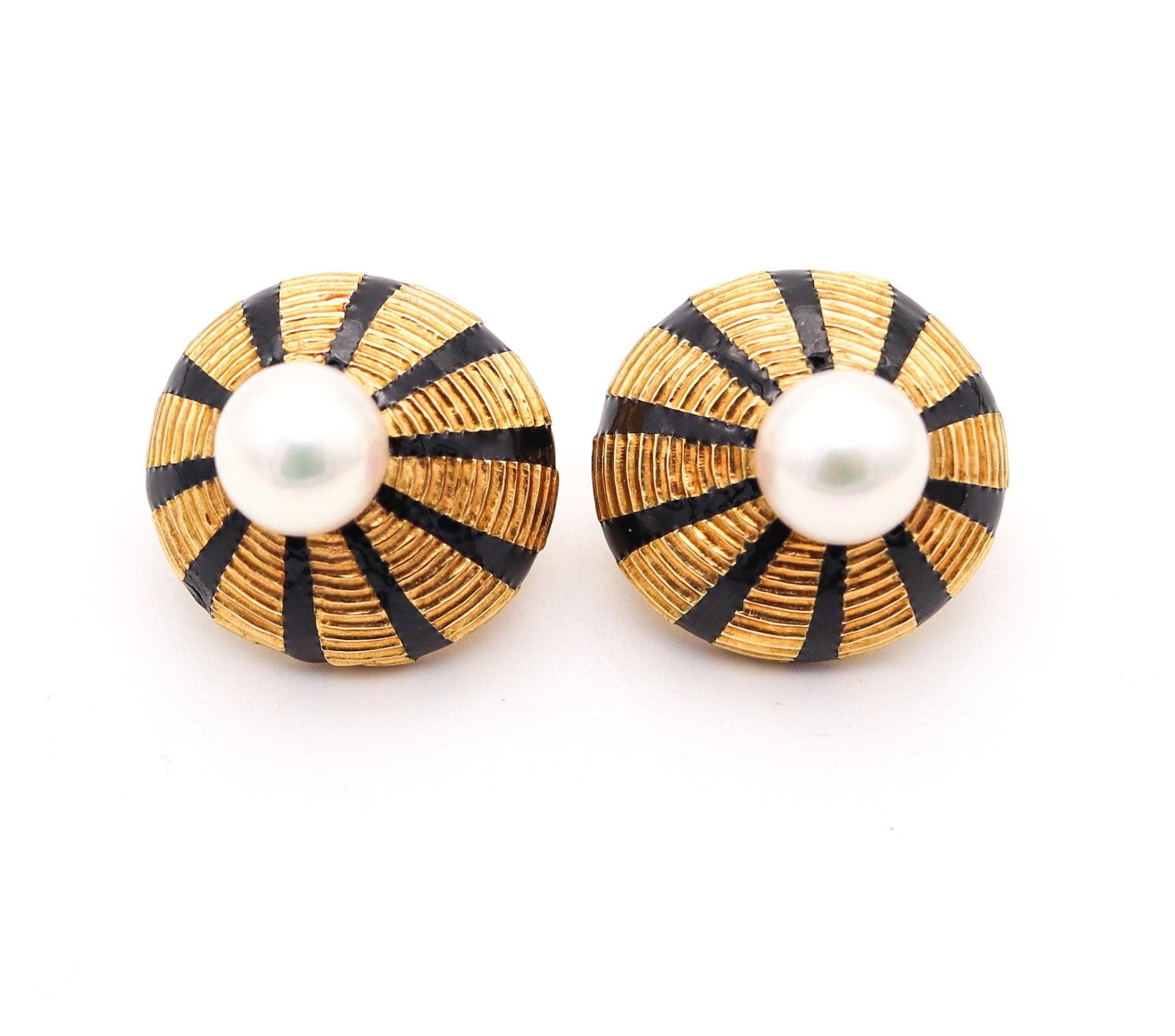 Moderniste TIFFANY & CO. Clips d'oreilles Schlumberger en or 18 carats émaillé avec perles en vente