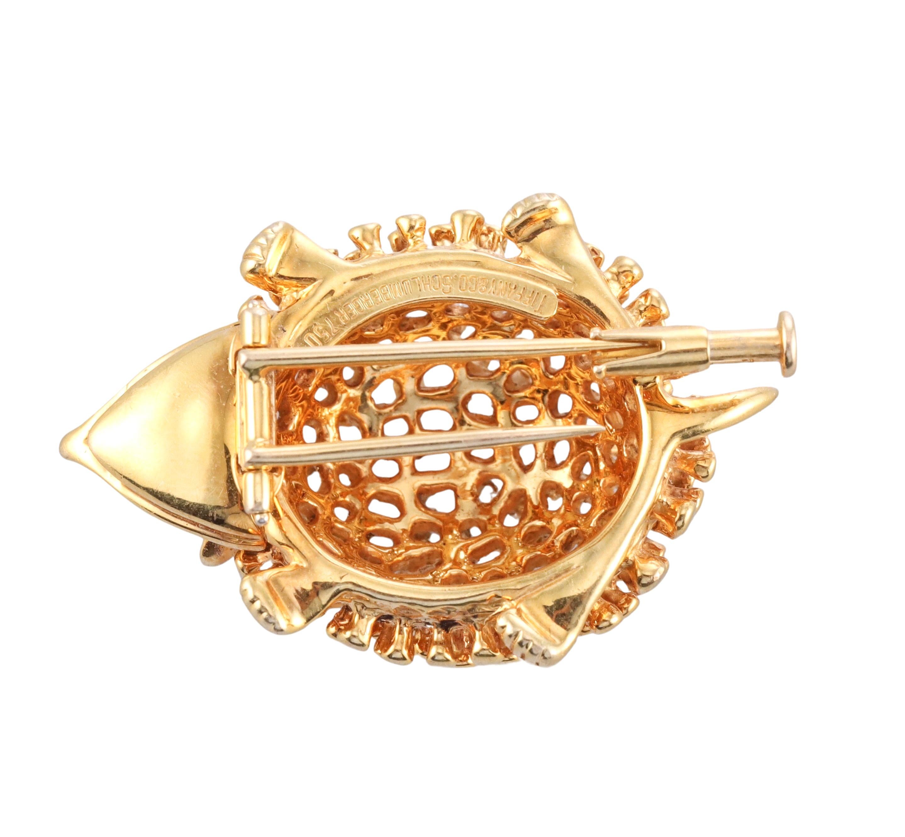Tiffany & Co Schlumberger Broche héraldique en or, rubis et rubis en vente 1