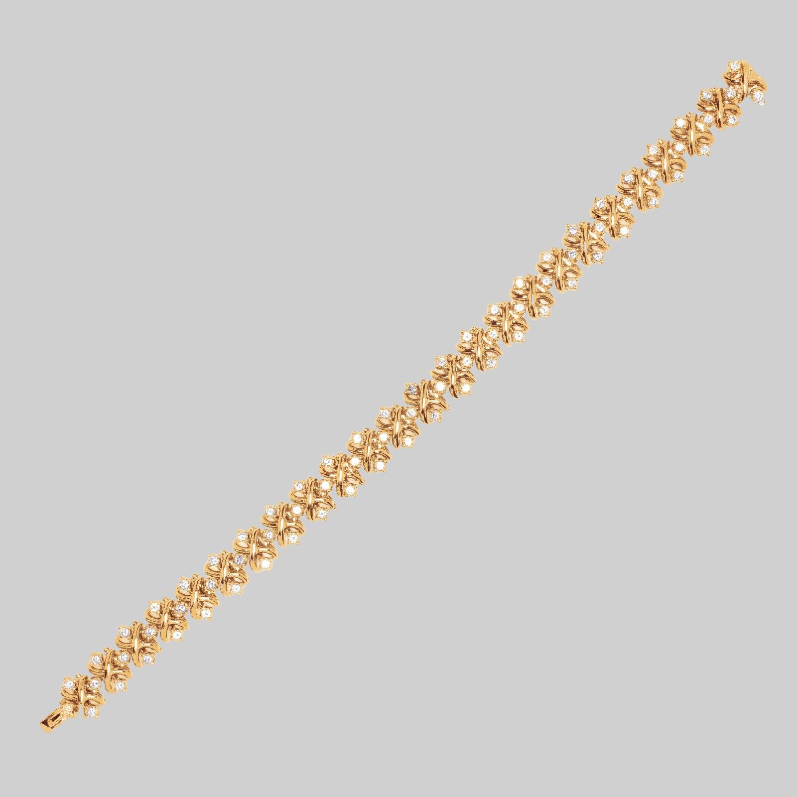 Taille ronde Tiffany & Co. Bracelet Schlumberger Lynn en or jaune 18 carats avec diamants de 3 carats en vente