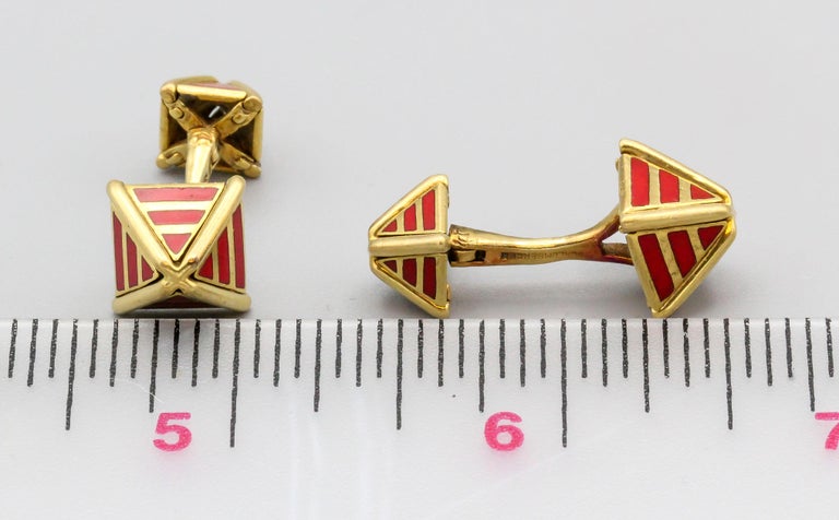 Tiffany & Co. Schlumberger Red Enamel 18k Gold Pyramid Cufflinks In Good Condition For Sale In New York, NY