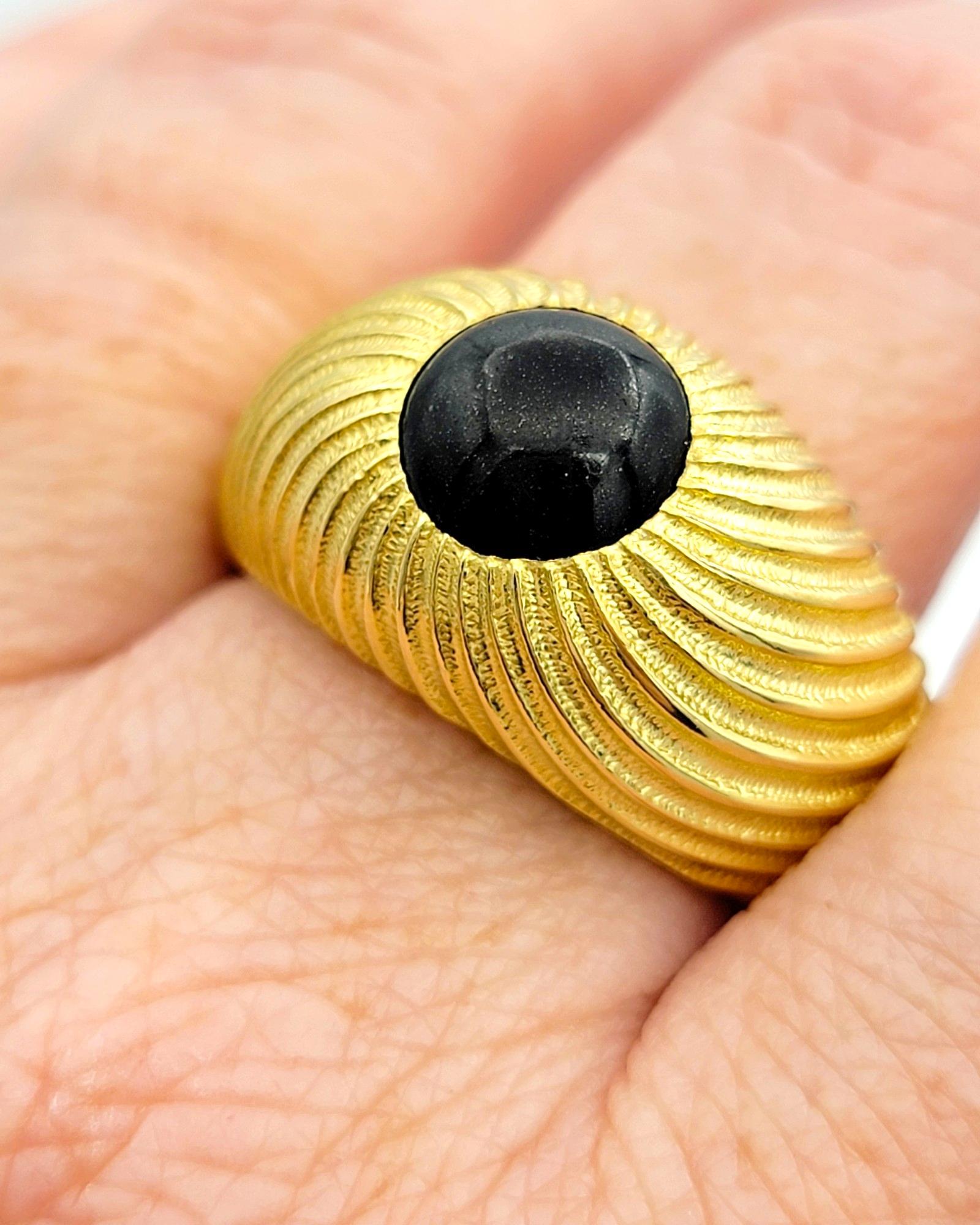 Tiffany & Co. Schlumberger Shrimp Style Black Onyx Ring in 18 Karat Yellow Gold For Sale 4