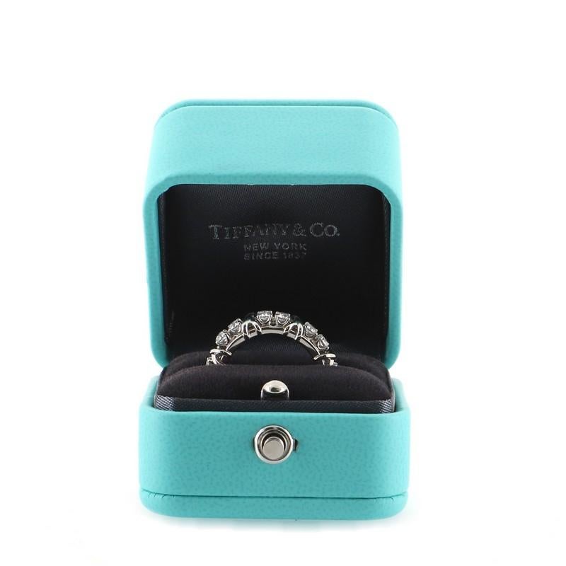 Zustand: Sehr gut. Durchgehend mäßig abgenutzt. 
Zubehör: Kein Zubehör
Maßangaben: Größe: 6.5:: Breite: 5.45 mm
Designer: Tiffany & Co. 
Modell: Schlumberger Sechzehn Stein Ring Platin mit Diamanten
Äußere Farbe: Weißgold
Artikel-Nummer: 78561/1