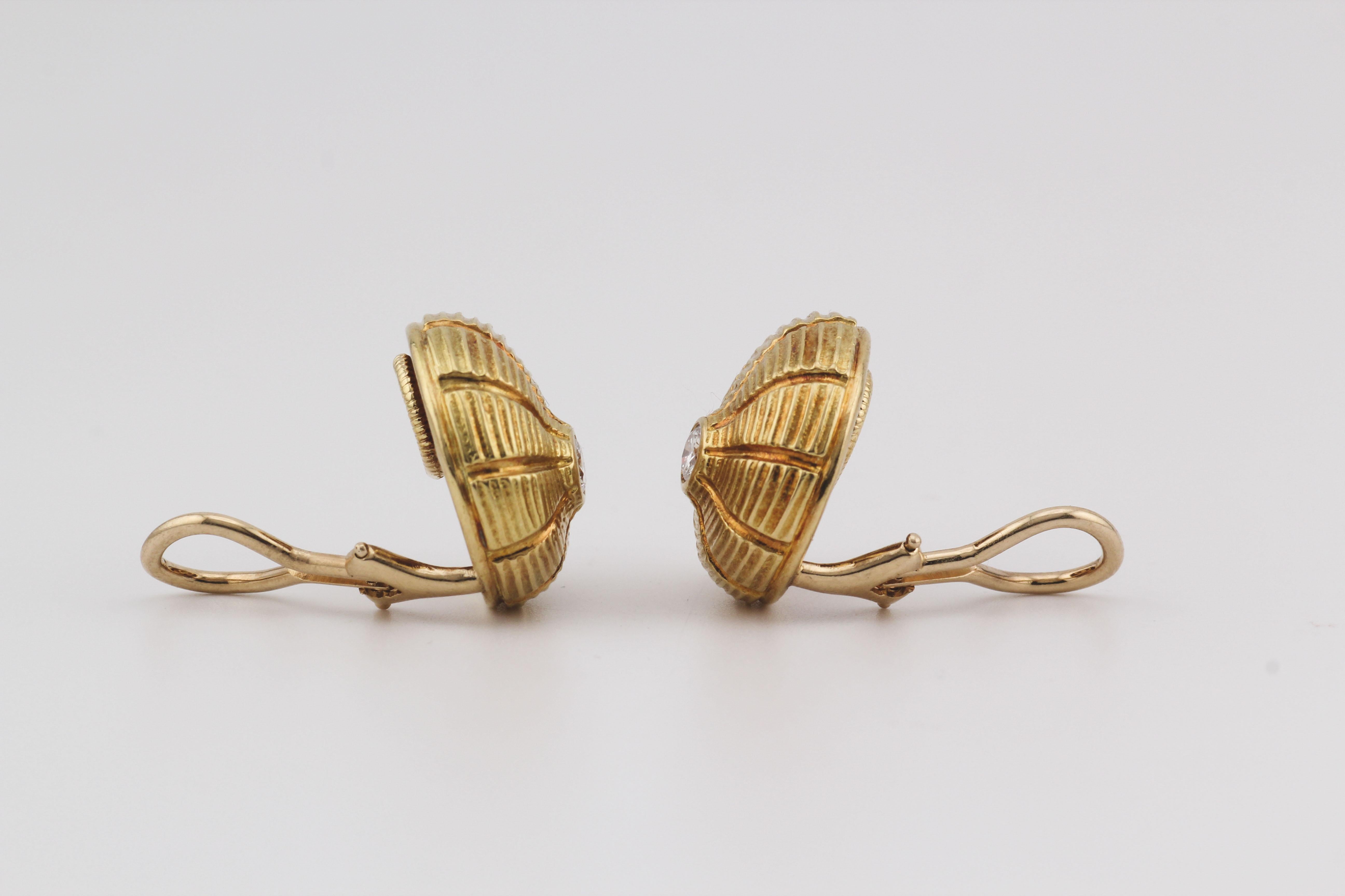 Step into a world of enchantment with the Tiffany & Co. Schlumberger Taj Mahal Diamond 18k Gold Earrings—a mesmerizing fusion of artistry, luxury, and cultural inspiration. Crafted by the visionary designer Jean Schlumberger for Tiffany & Co., these