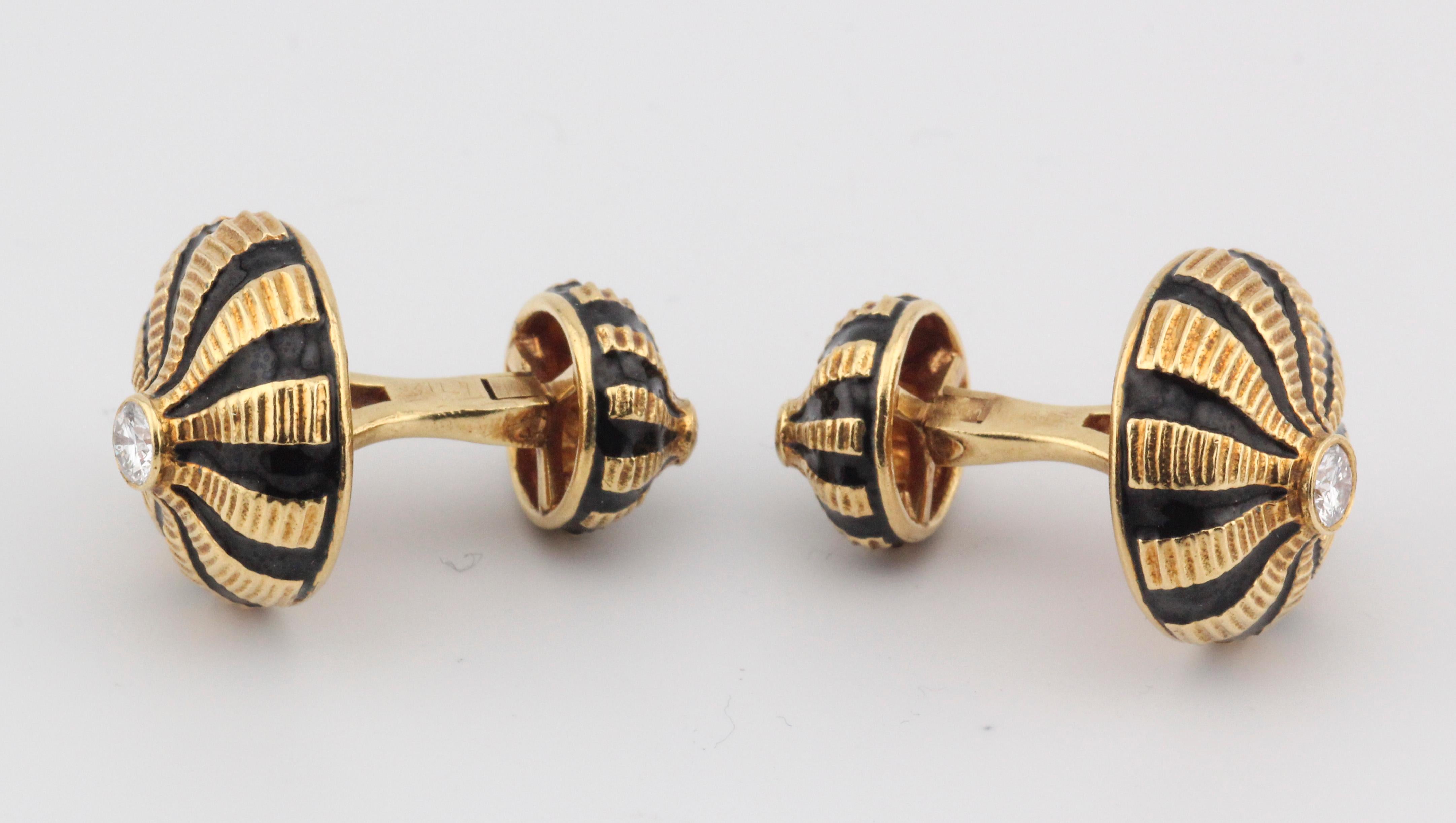 Men's TIFFANY & CO. SCHLUMBERGER Taj Mahal Diamond Gold Cufflinks Set For Sale