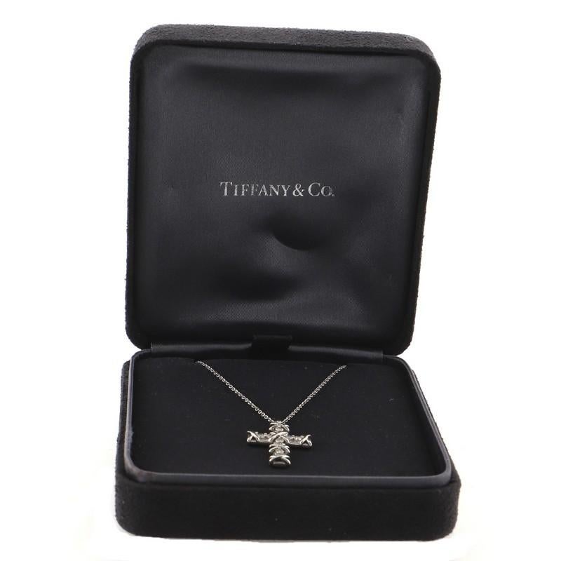 Condition: Very good. Moderate wear throughout.
Accessories: No Accessories
Measurements: Length: 16.50 