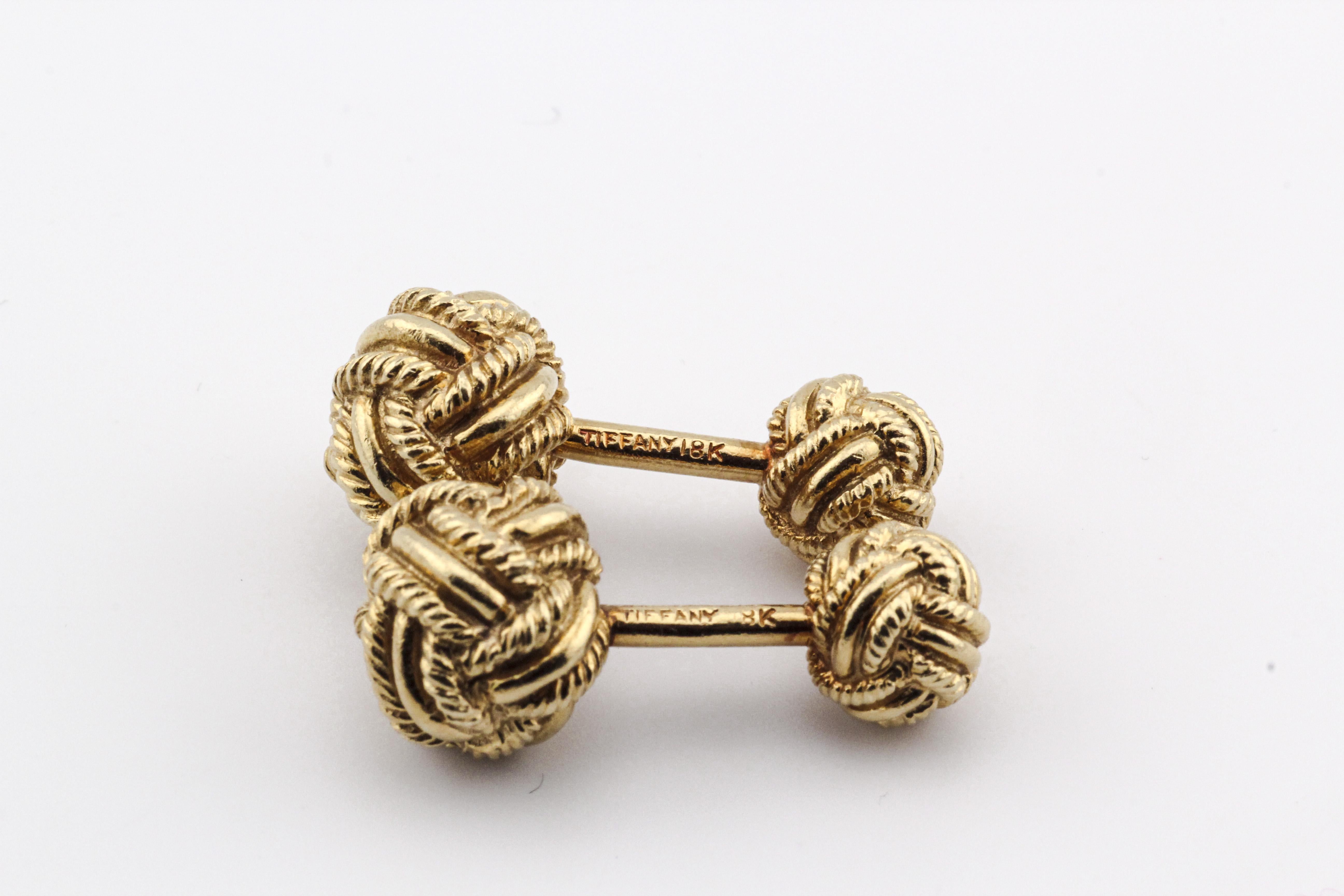 Tiffany & Co. Schlumberger Vintage 18K Yellow Gold Knot Cufflinks 4 Studs Set Bon état à Bellmore, NY