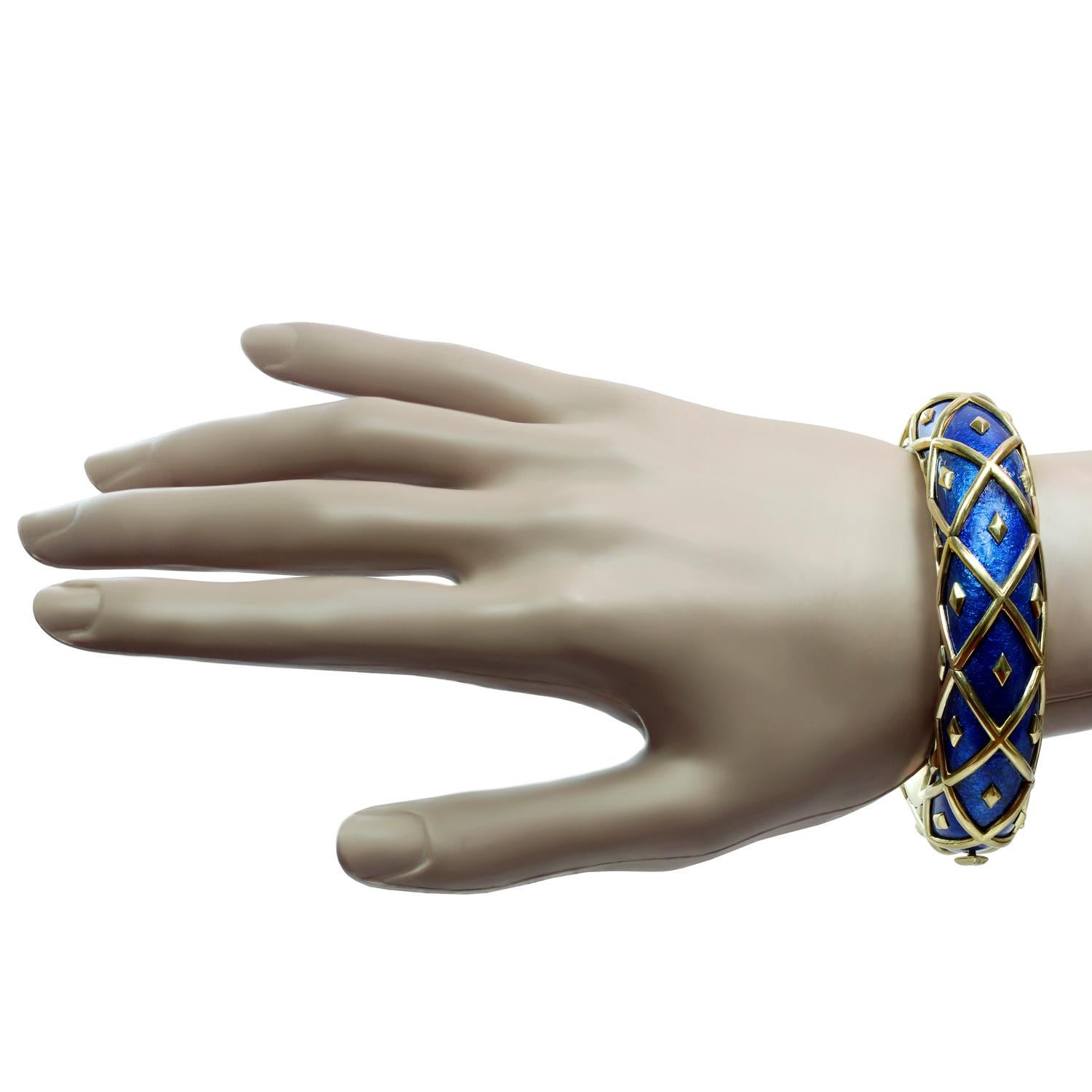 Tiffany & Co. Schlumberger Yellow Gold Blue Enamel Dot Losange Bracelet In Good Condition In New York, NY