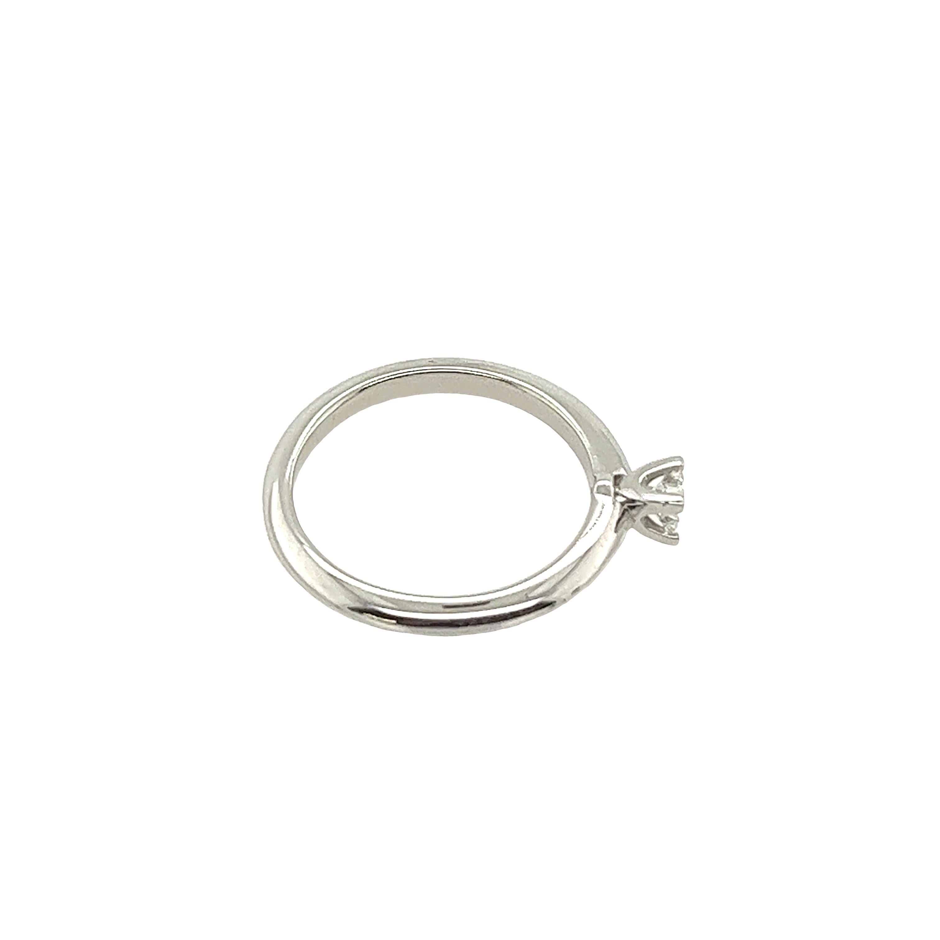Princess Cut Tiffany & Co Setting 0.15ct Diamond Solitaire Engagement Ring G/ VVSI For Sale
