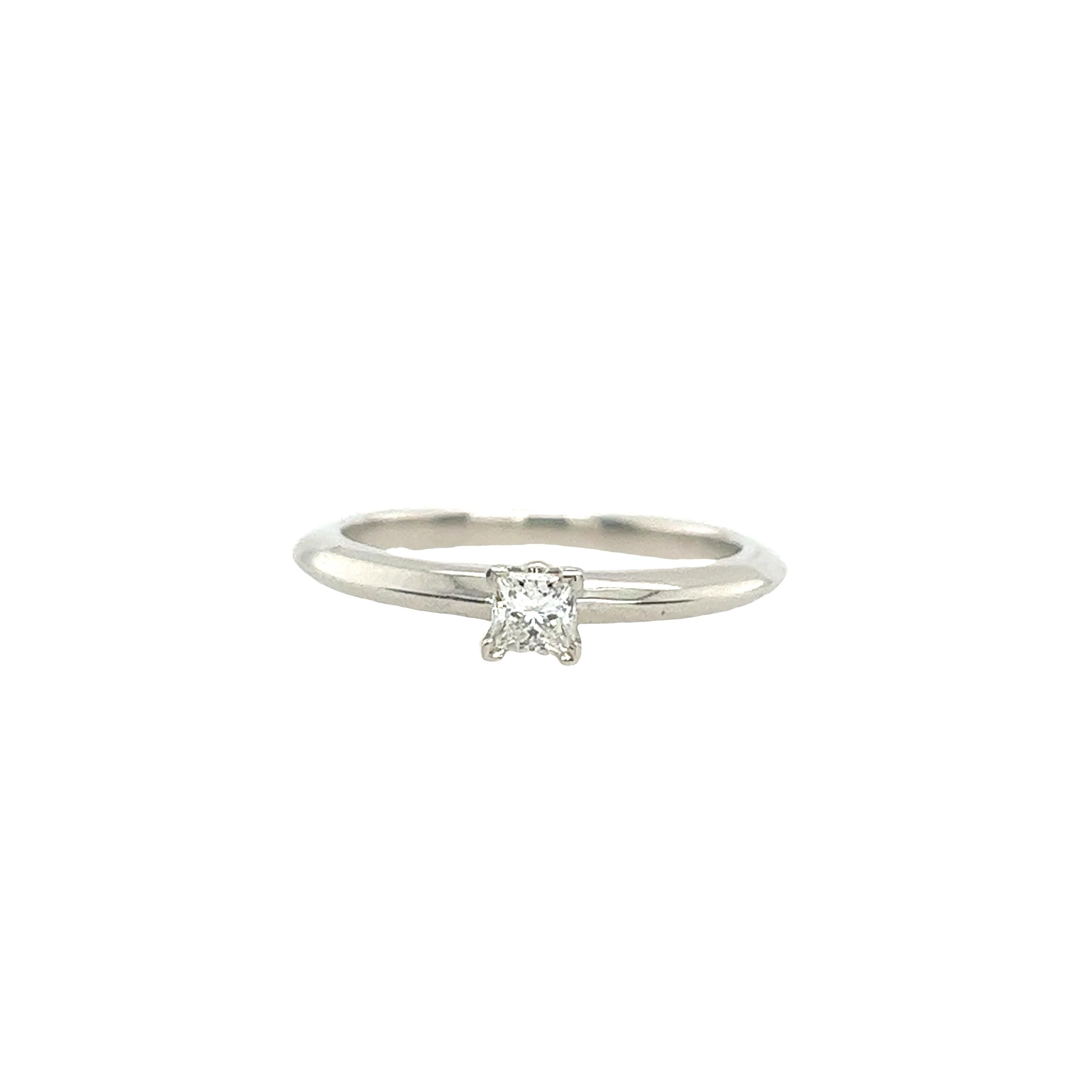 Tiffany & Co Setting 0.15ct Diamond Solitaire Engagement Ring G/ VVSI In Excellent Condition For Sale In London, GB