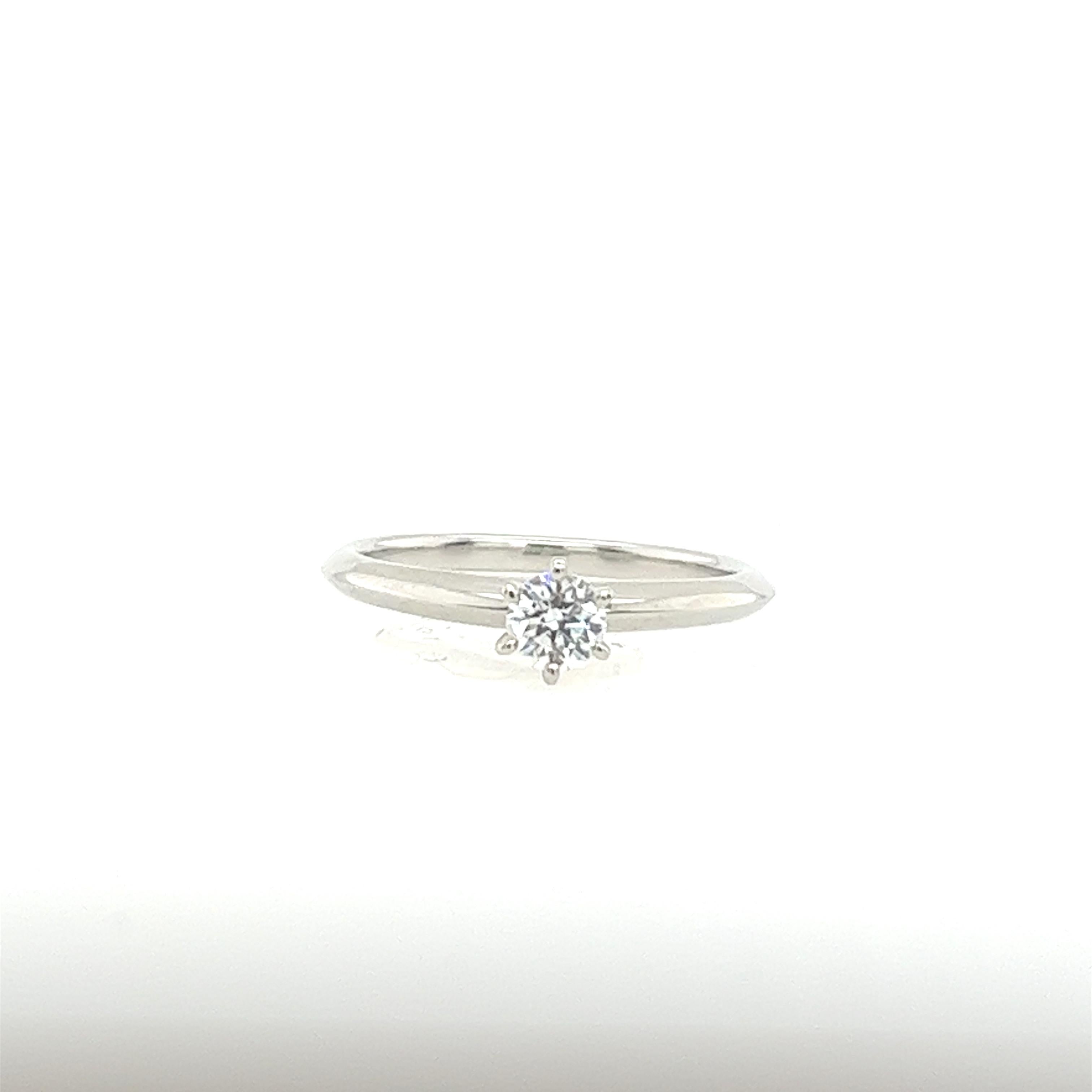 Women's Tiffany & Co Setting 0.25ct Diamond Solitaire Engagement Ring G/ VVSI For Sale