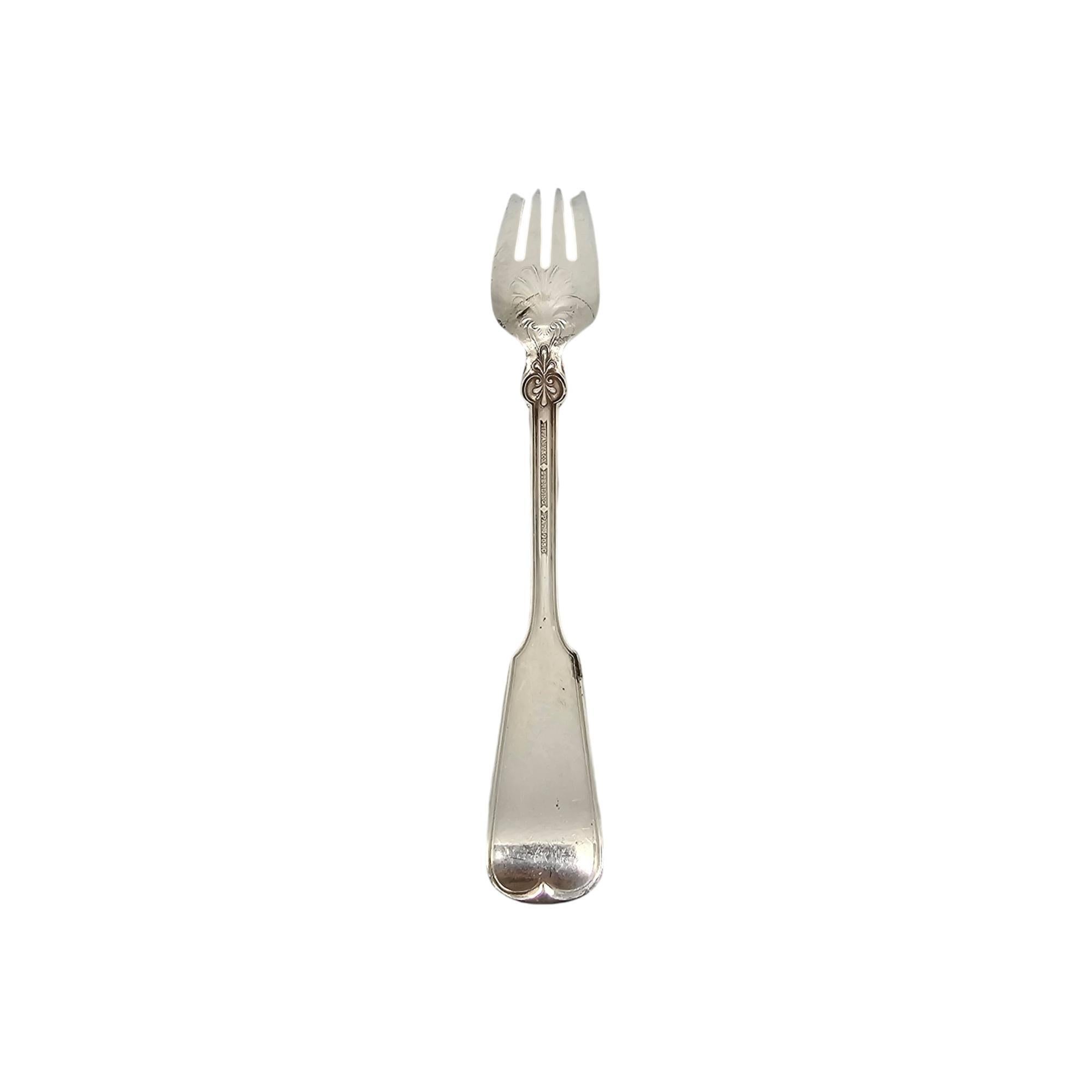 Forchetta da insalata in argento sterling con motivo Shell & Thread di Tiffany & Co.

Nessun monogramma

Il modello Shell & Thread è stato introdotto nel 1905 e continua a essere uno dei modelli classici di Tiffany più richiesti. Il design presenta