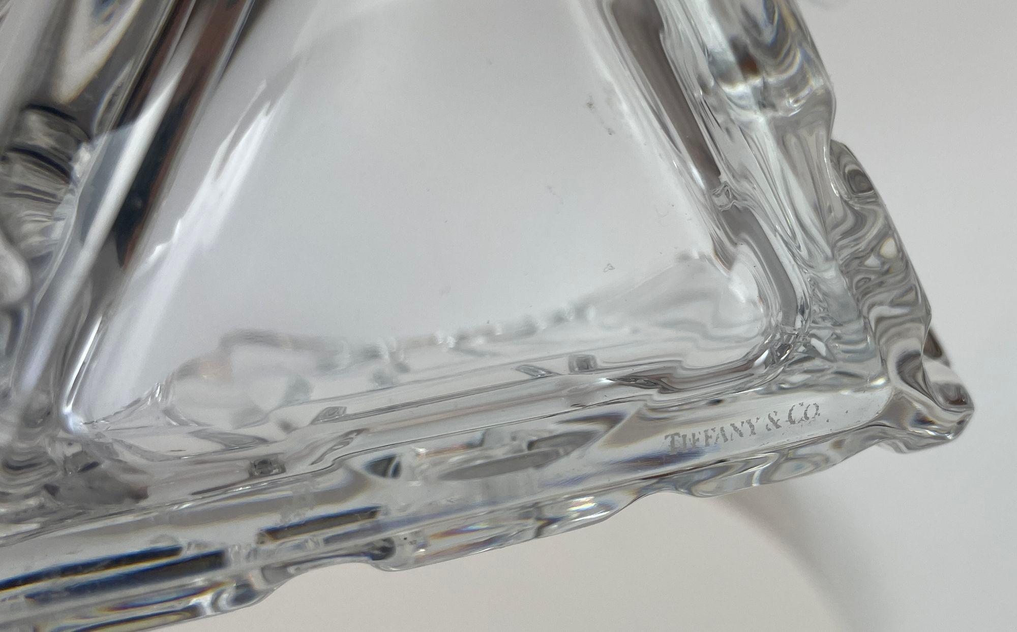 Cendrier triangulaire en cristal taillé transparent Sierra de Tiffany Co en vente 3