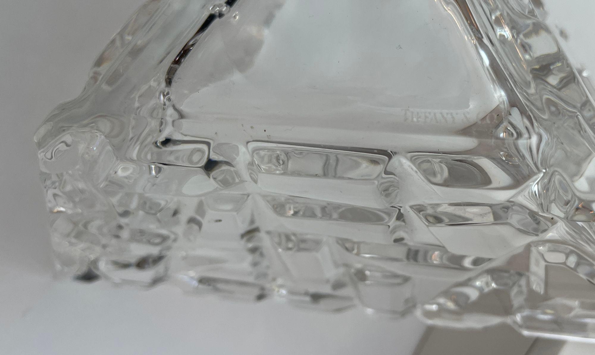 Cendrier triangulaire en cristal taillé transparent Sierra de Tiffany Co en vente 5