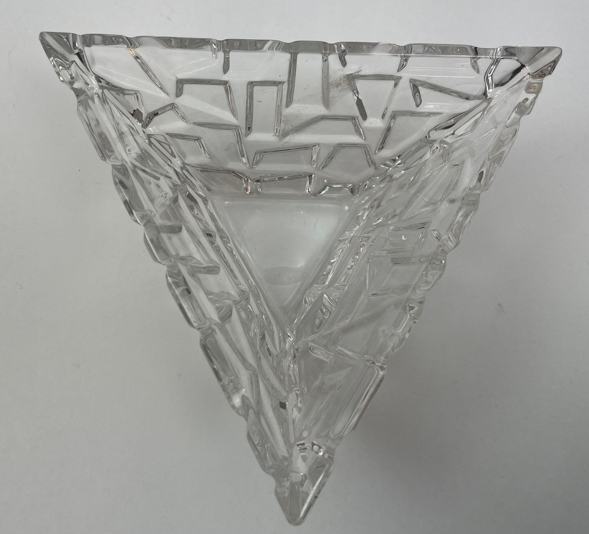 Cenicero triangular de cristal tallado Tiffany Co Sierra en venta 1