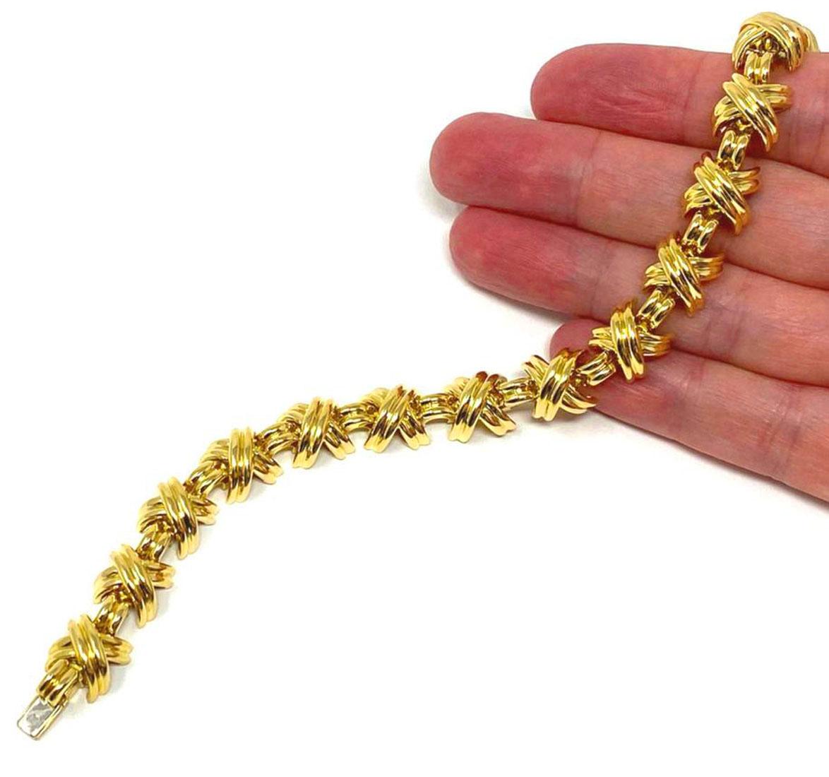 Moderne Tiffany & Co. Bracelet à maillons en or jaune 18 carats signature en vente